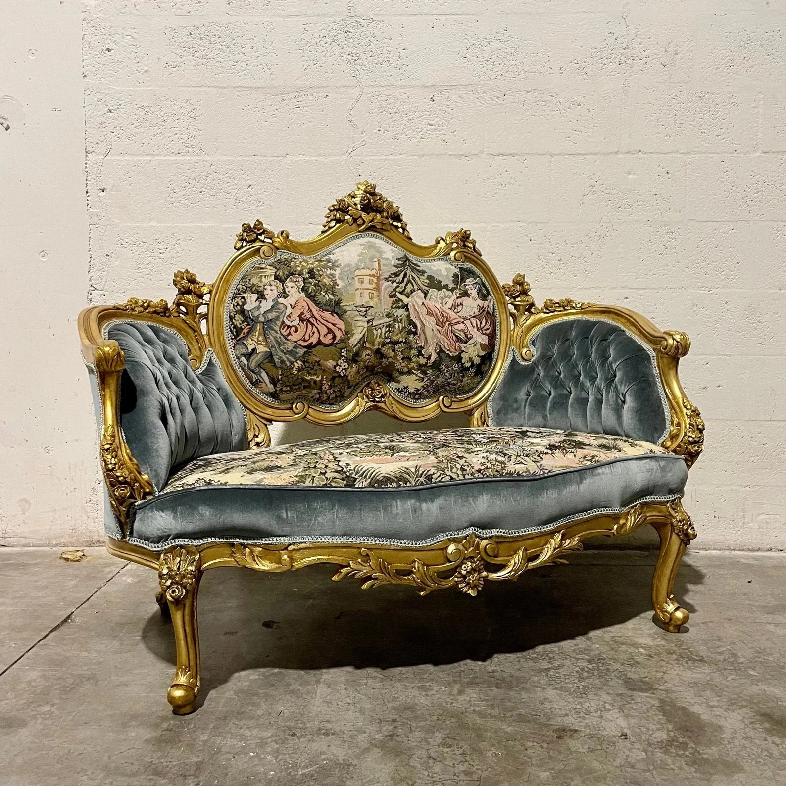 20 online thrift furniture stores for vintage and midcentury modern.