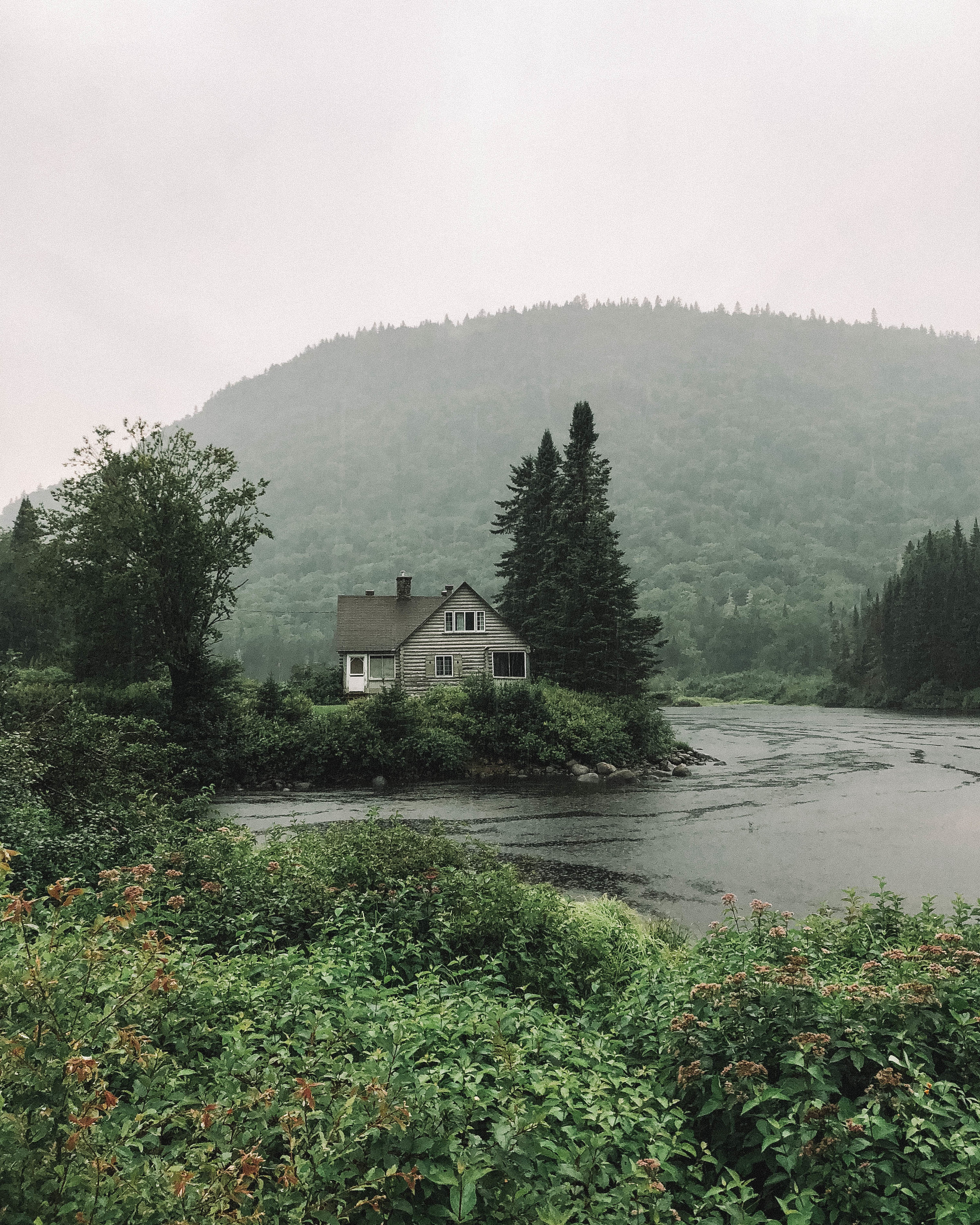 Parc National de la Jacques-Cartier Starting Point - Quebec - Canada