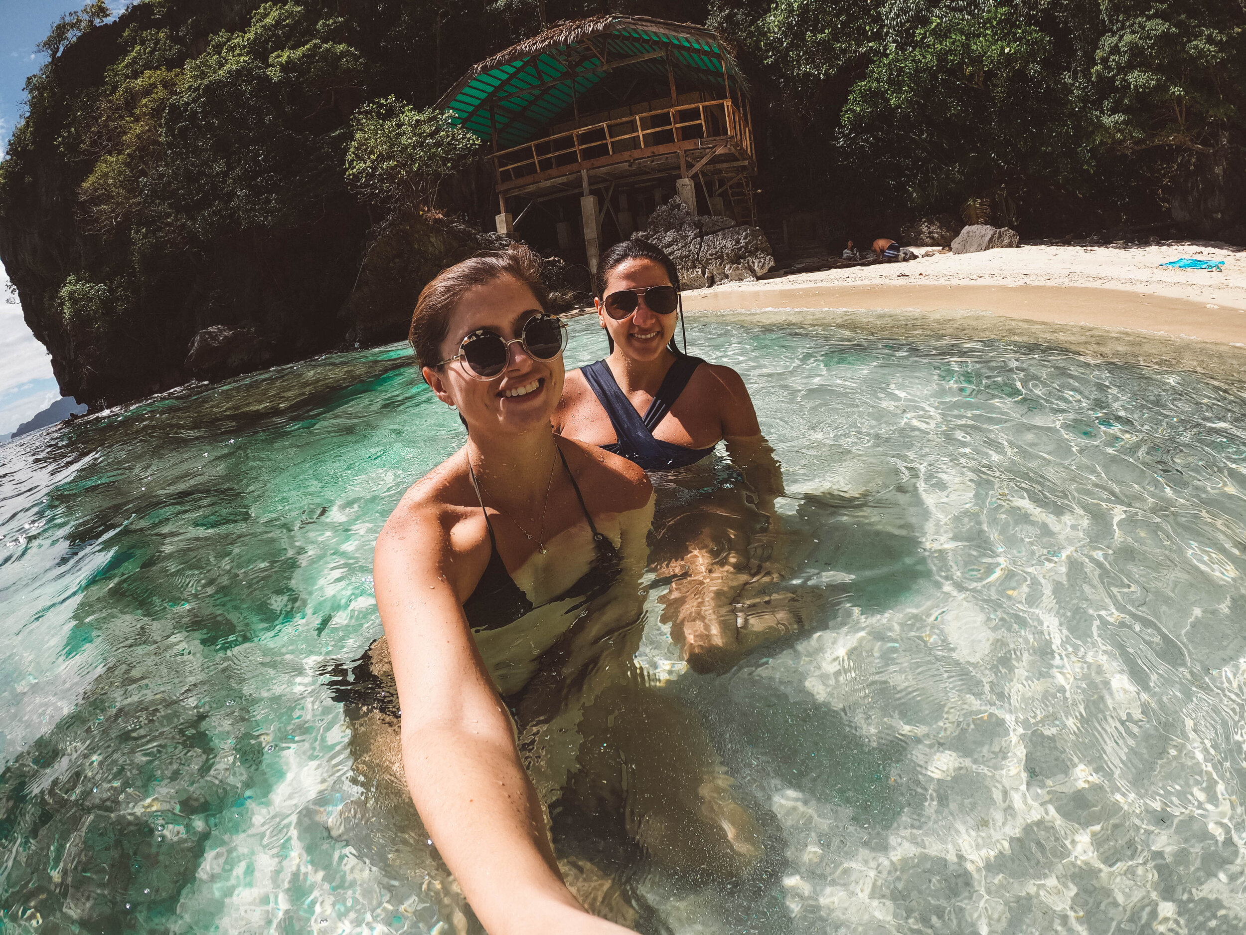 Se baigner dans les eaux claires de Pasandigan - Excursion D - El Nido - Ile de Palawan - Philippines