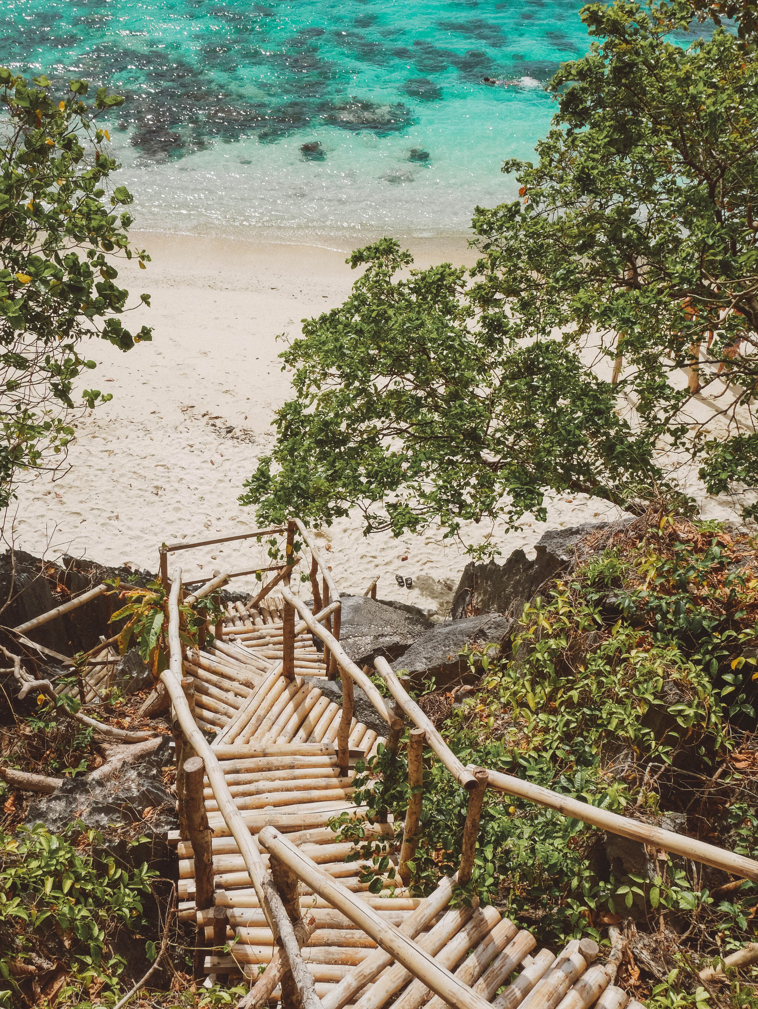 Escalier à la plage Paradise Beach - Excursion D - El Nido - Ile de Palawan - Philippines