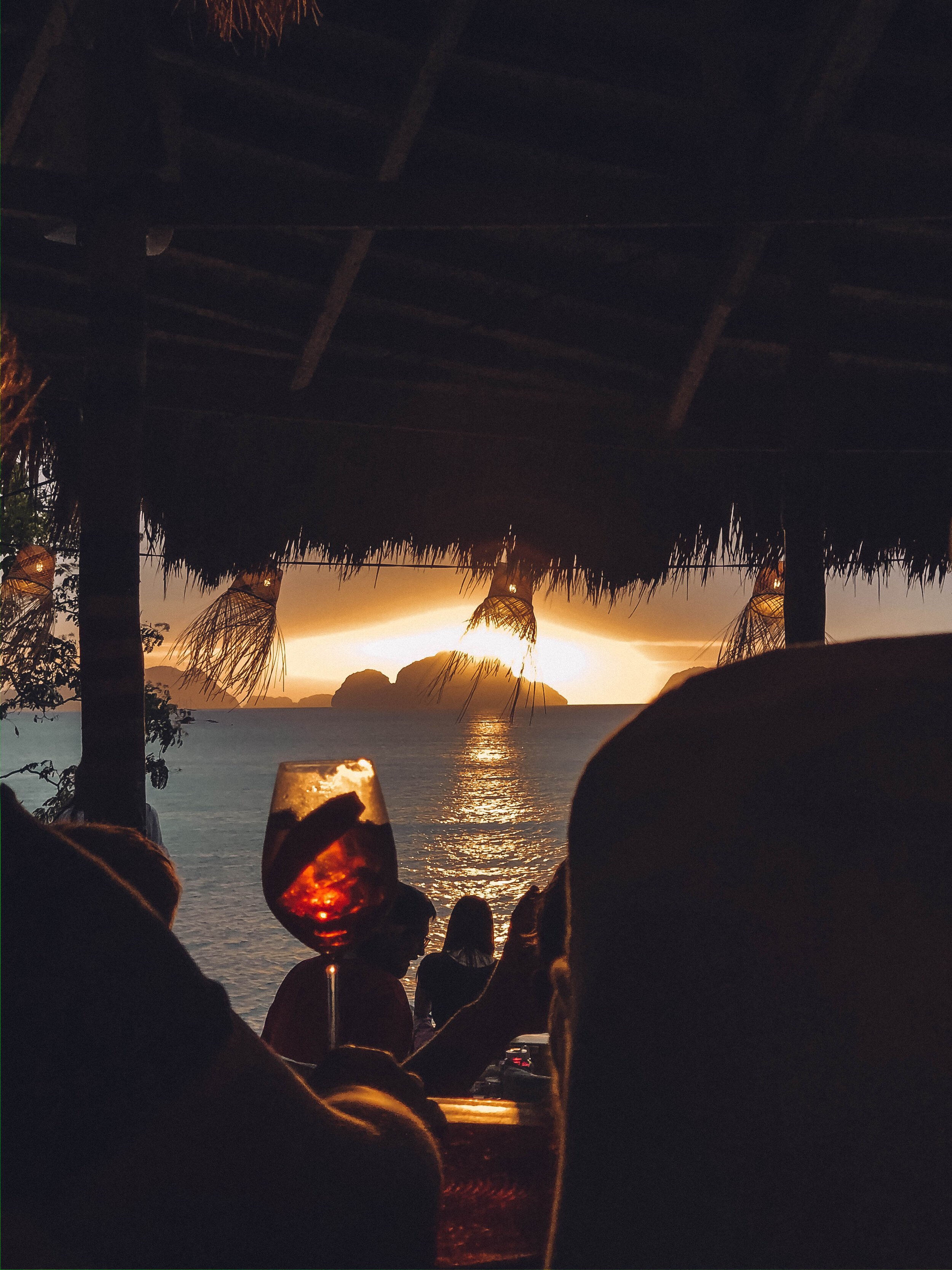 Spritz et coucher de soleil au Panorama Bar - Las Cabanas - El Nido - Ile de Palawan - Philippines