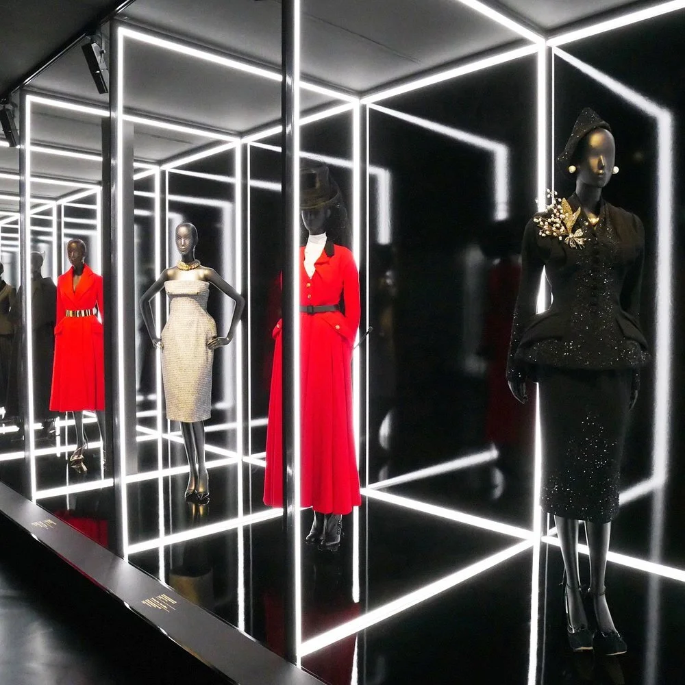 Une exposition de la maison Dior
