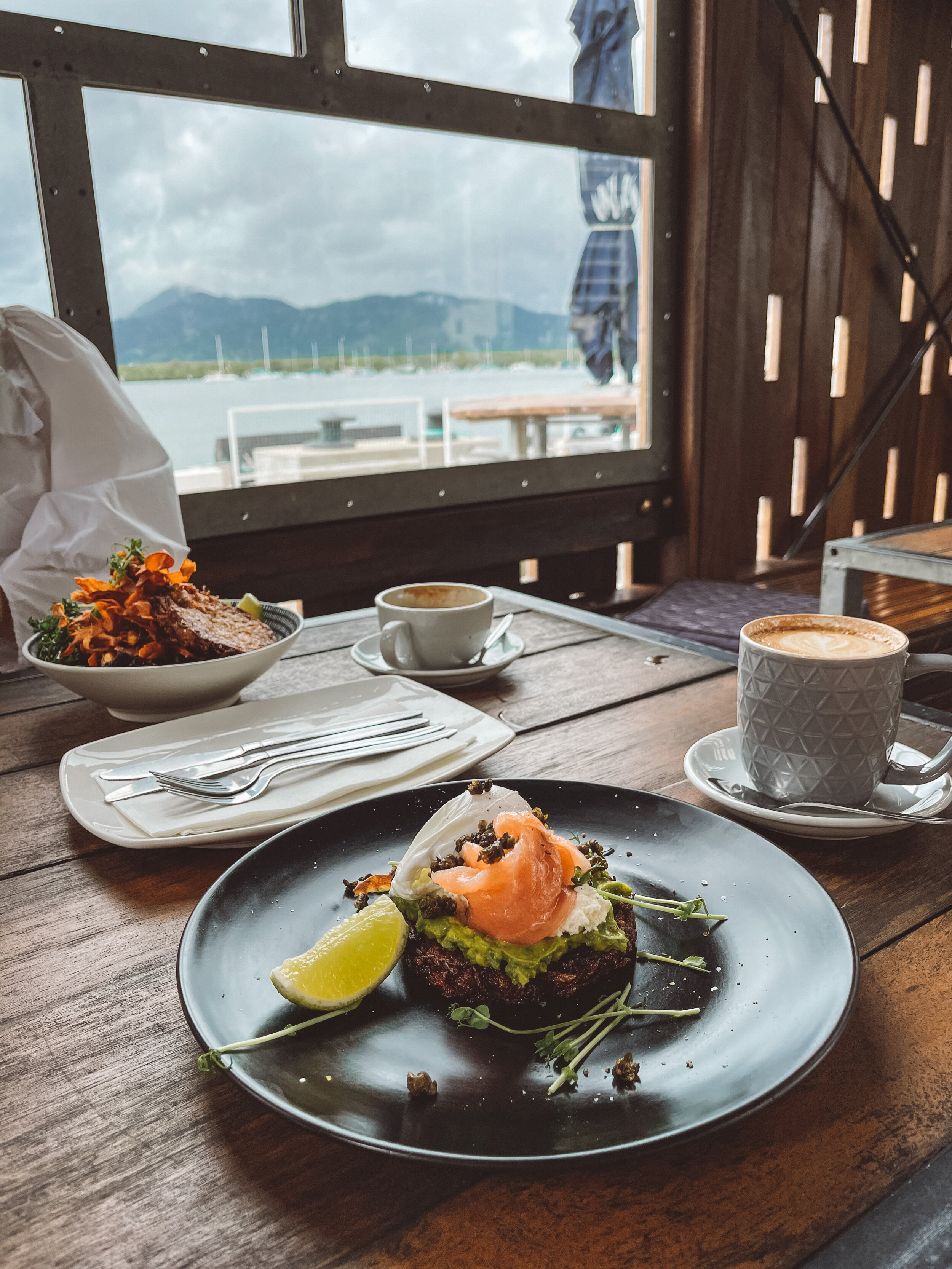 Tartine à l'avocat et au saumon au Wharf One Café - Cairns - Tropical North Queensland (QLD) - Australie