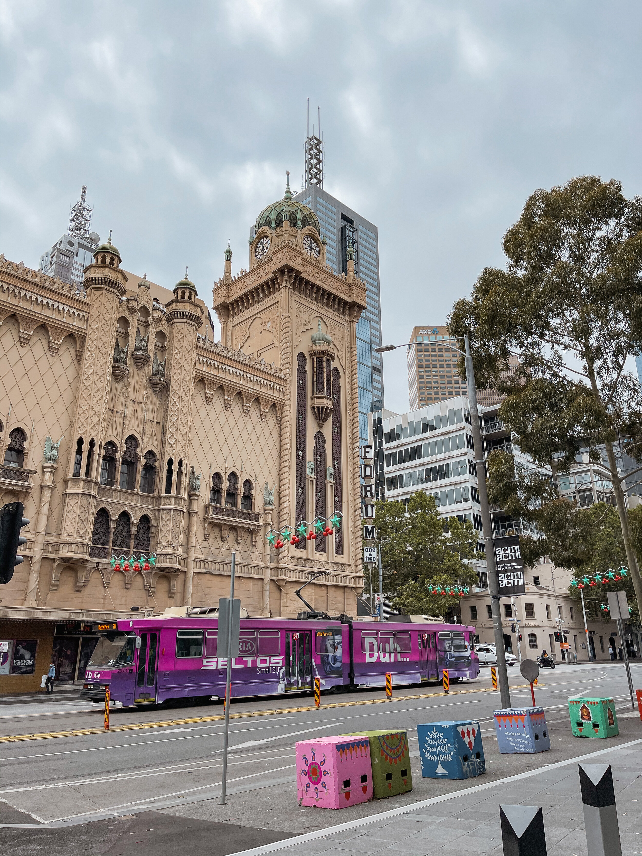Beautiful architecture of Flinders Street - Melbourne - Victoria - Australia