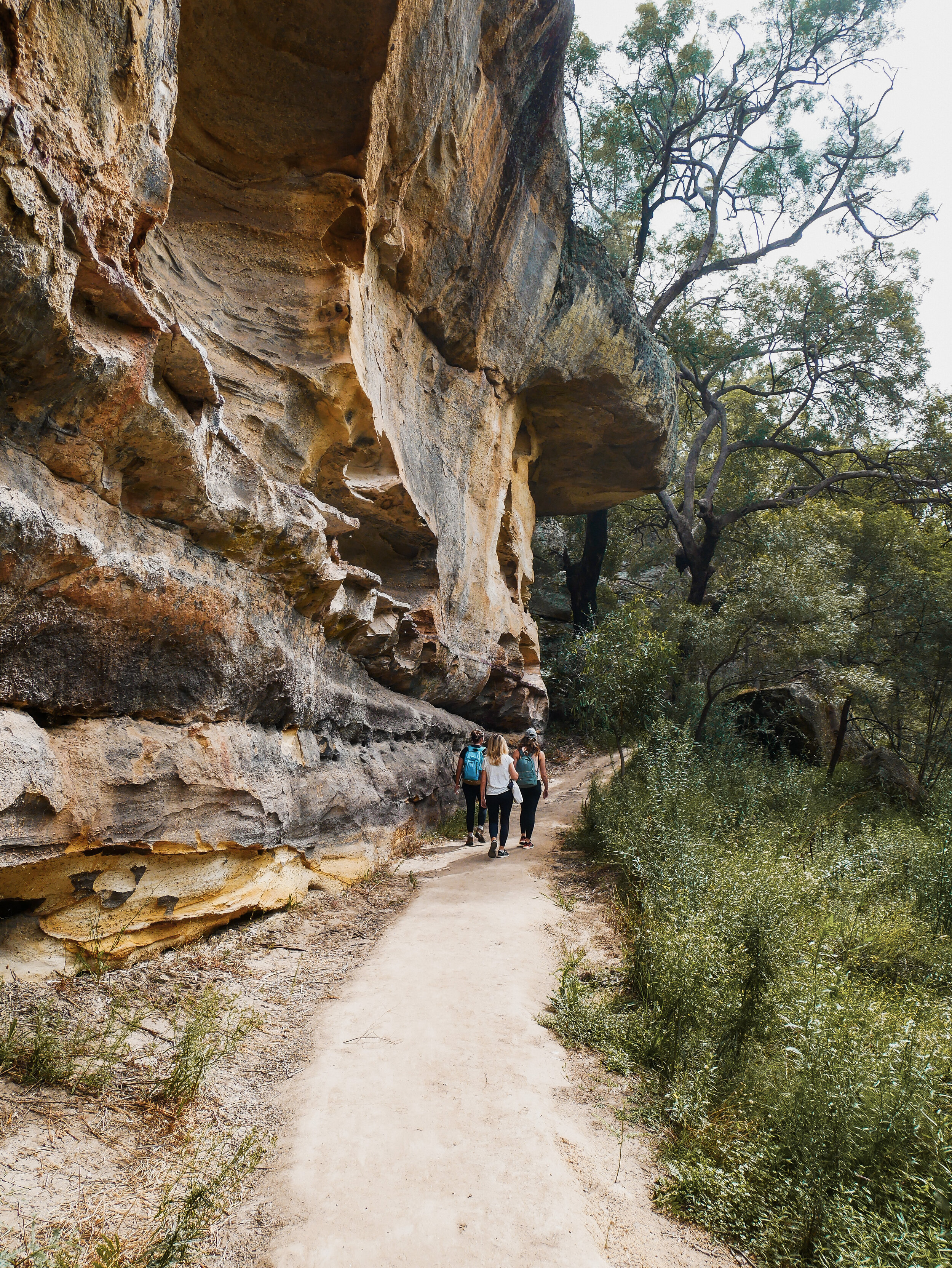 The girls on their way to the Drip Gorge - Goulburn River National Park - Mudgee - New South Wales (NSW) - Australia
