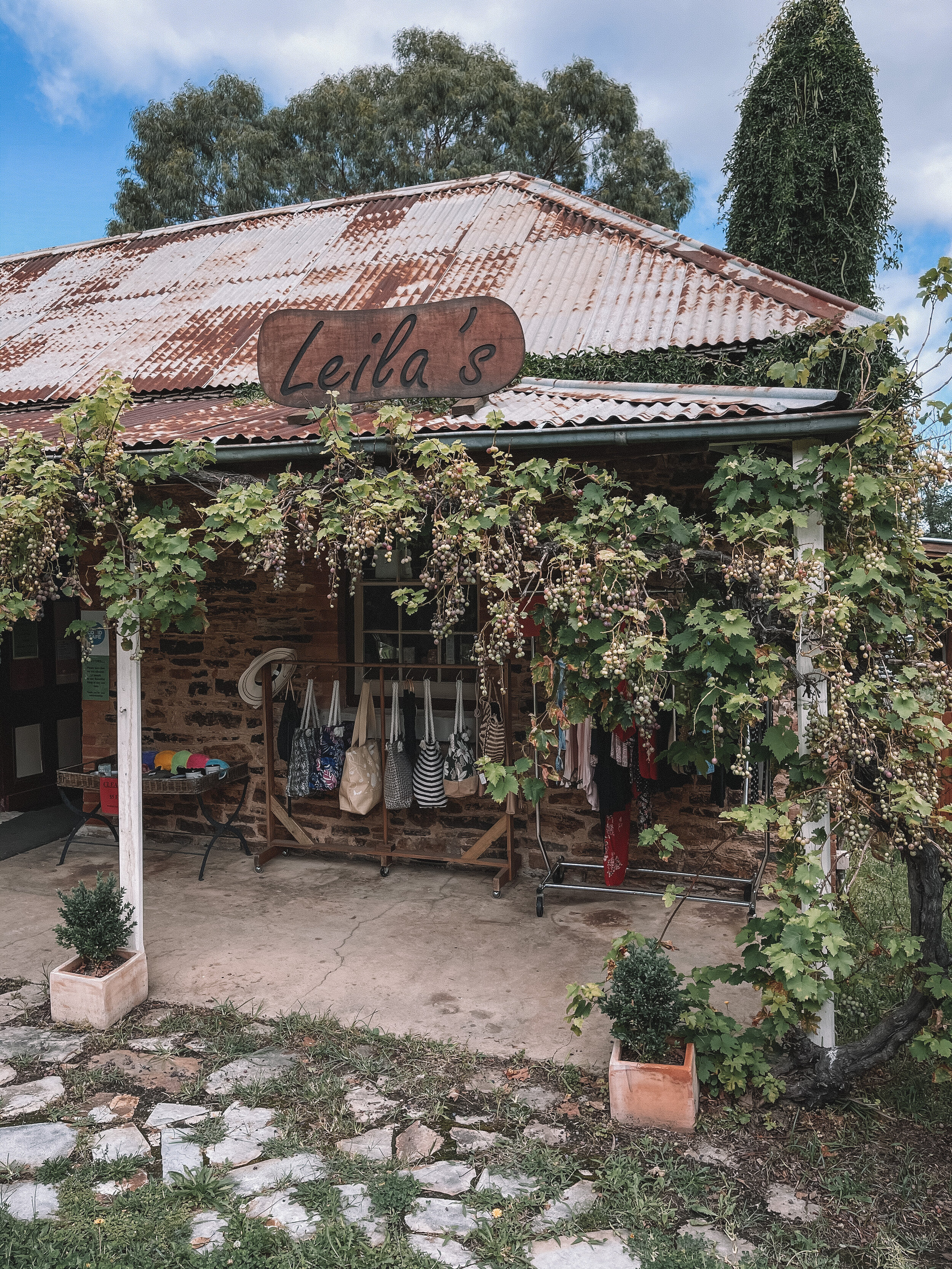 Leila's - Cute vintage shop - Rylstone - New South Wales (NSW) - Australia