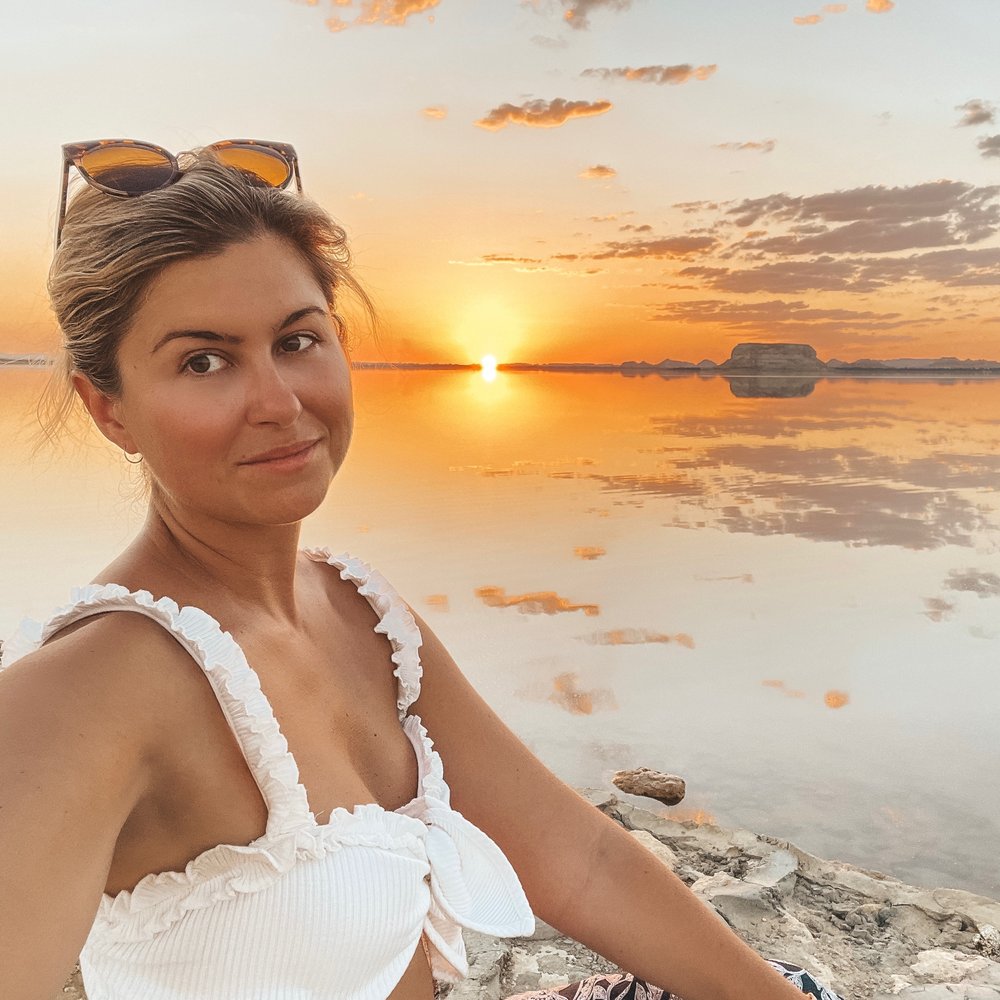 Taking selfies at sunset - Fatnas Island - Siwa Oasis - Egypt