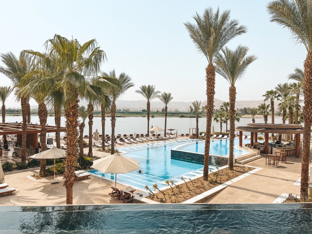 The pool at the Hilton hotel - Luxor - Egypt