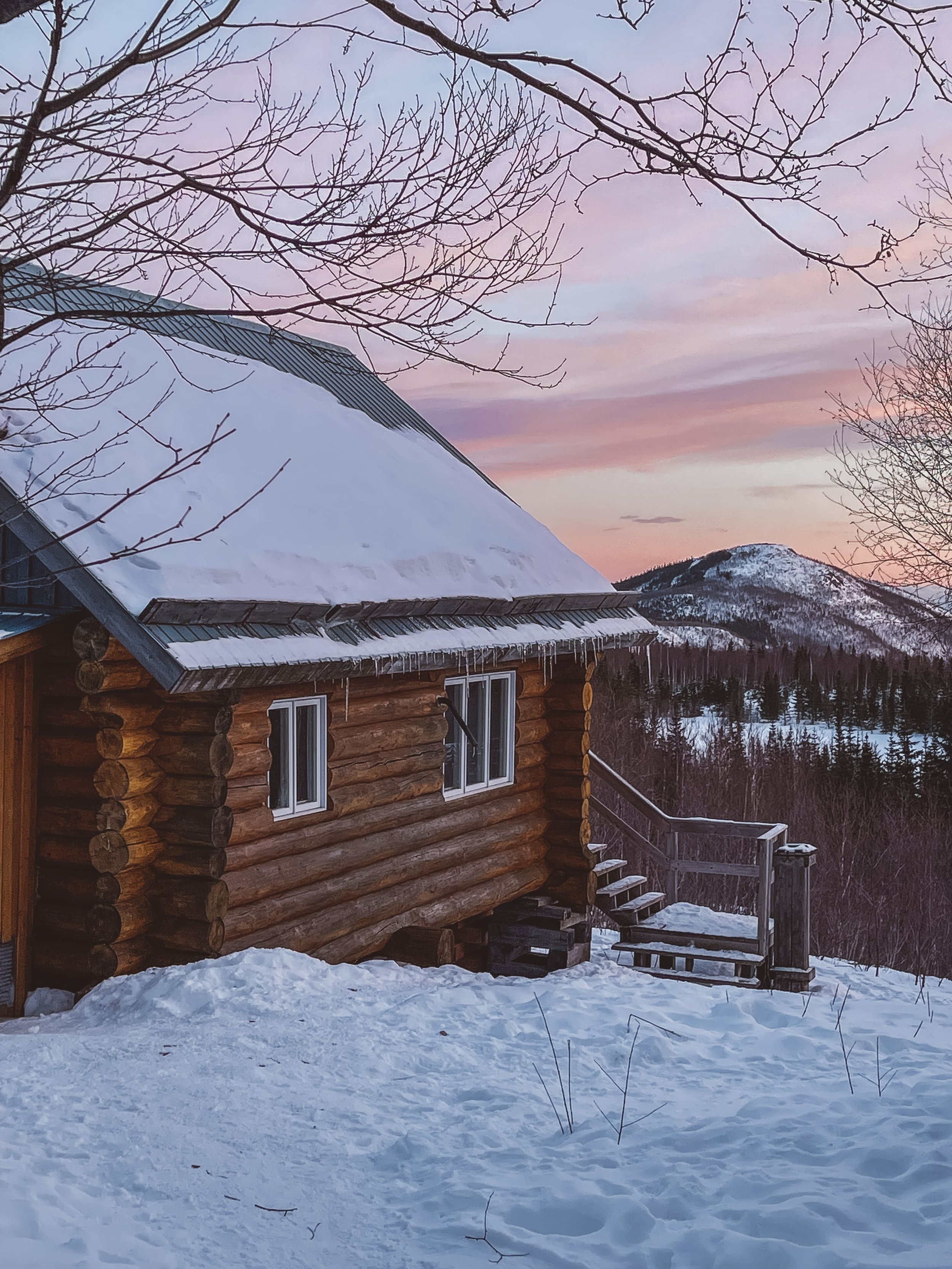 Pink skies and a winter cabin - Mount du Dôme - Charlevoix - Quebec - Canada