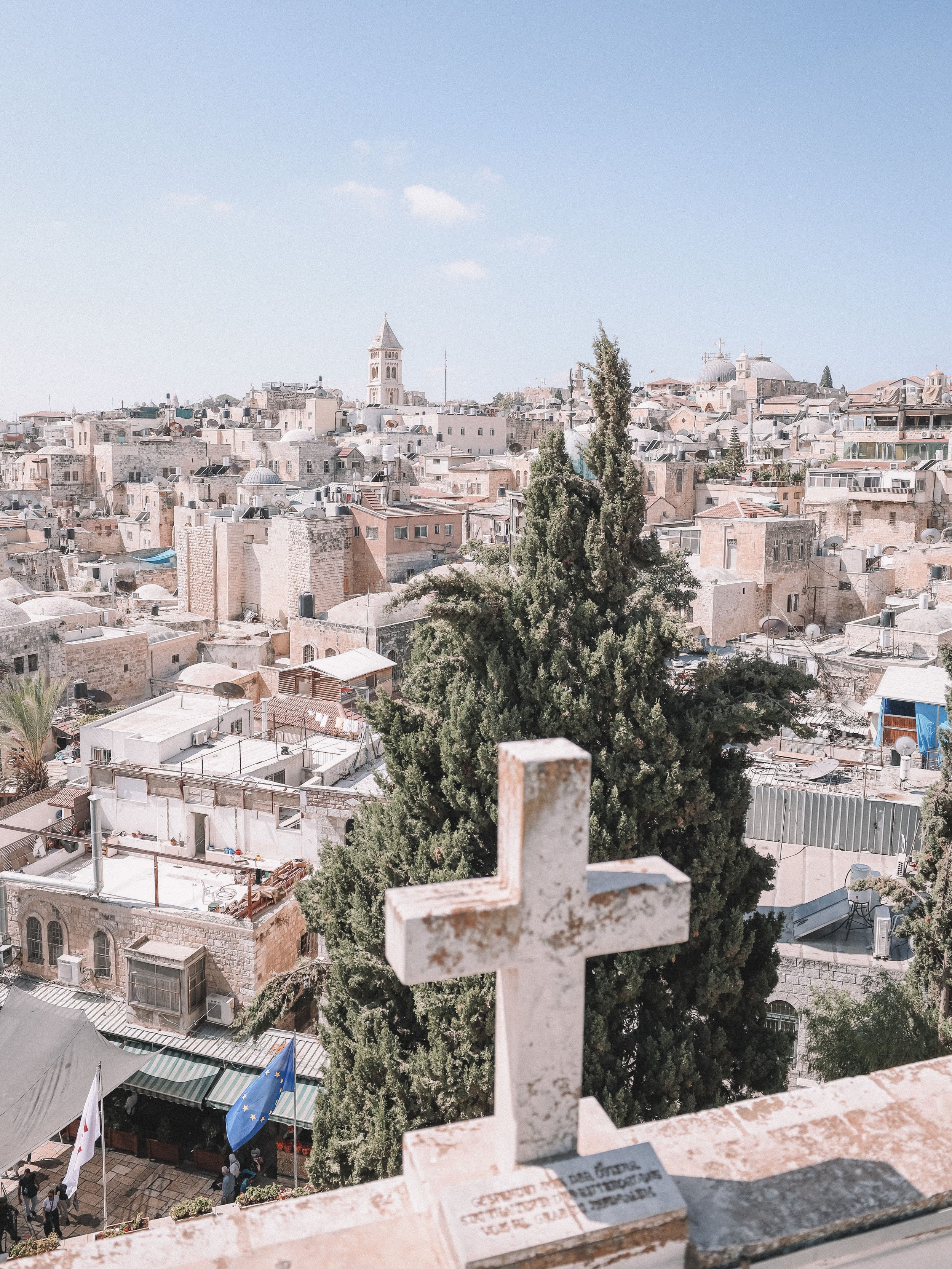 Une croix devant la ville - Vieille Ville - Jérusalem - Israël