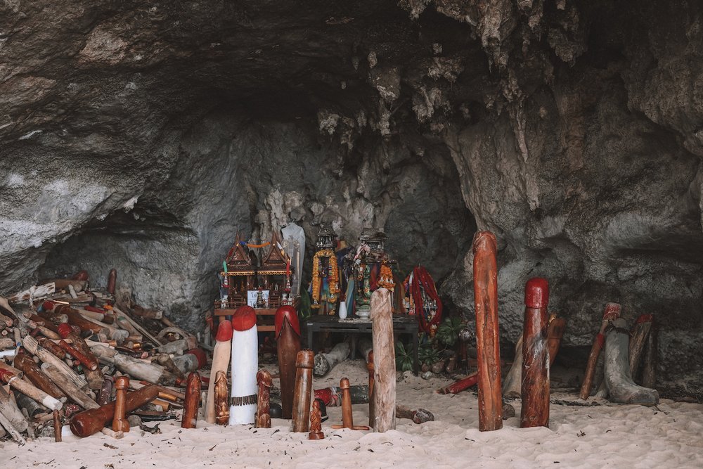 Princess Cave - Railay Beach - Krabi - Thailand