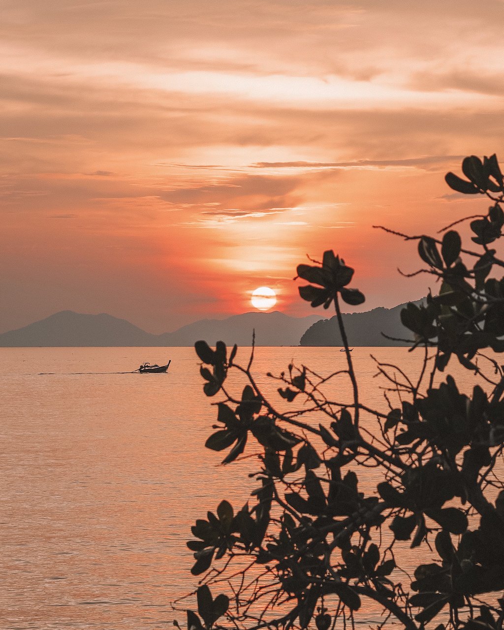 Amazing sunset on the water - Ao Nang - Krabi - Thailand