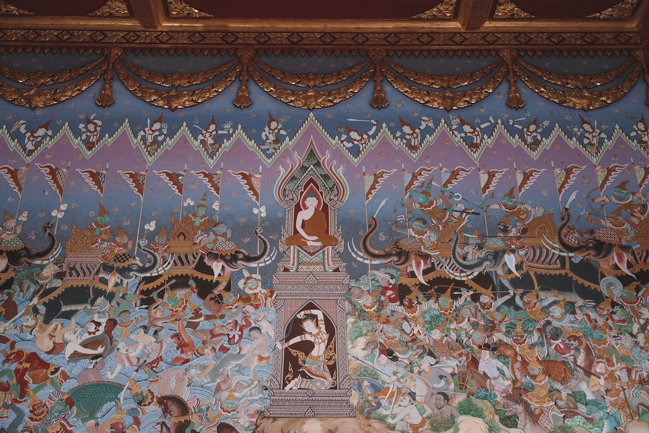 Peintures bleues sur les murs intérieurs - Temple de Krabi - Krabi - Thaïlande