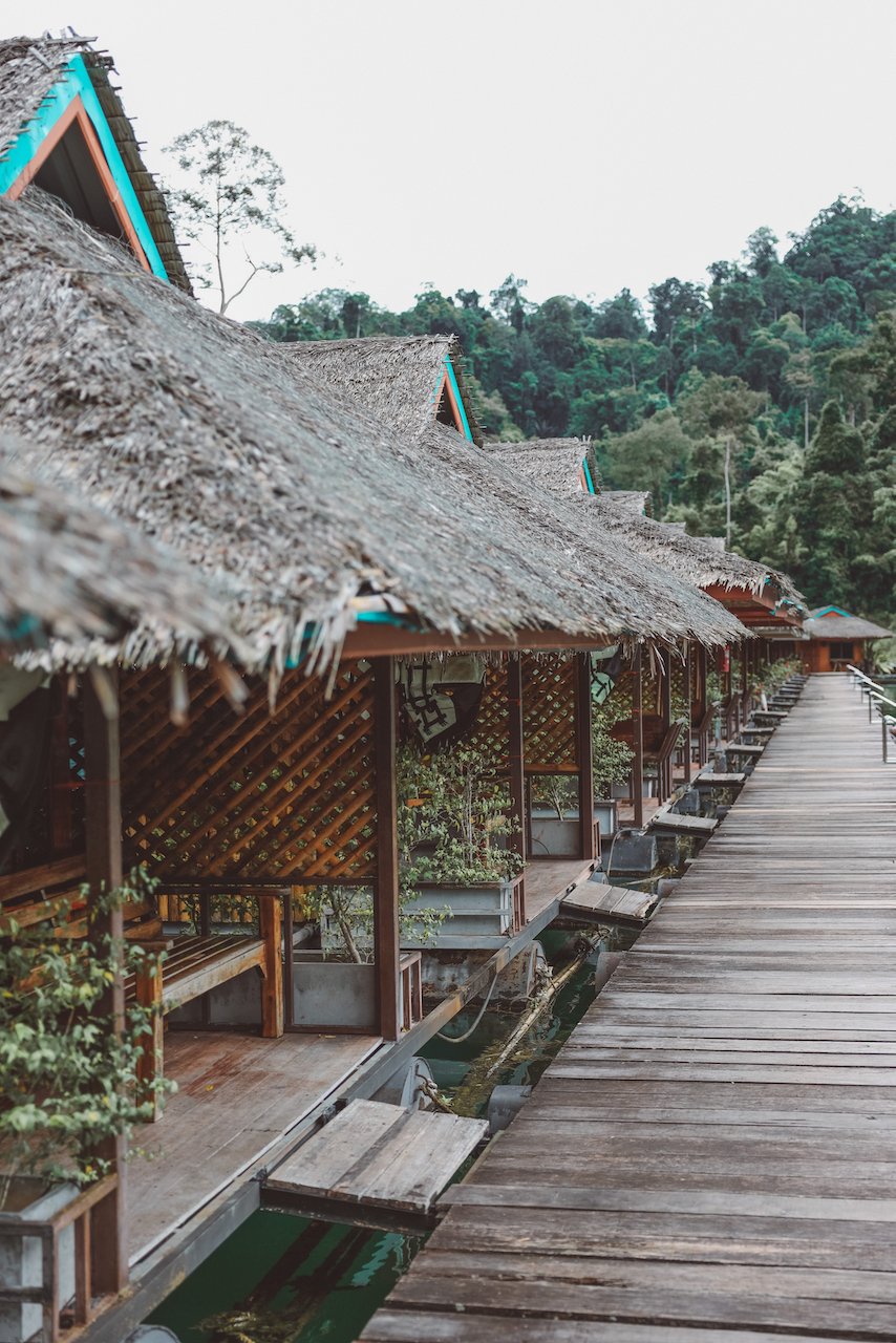 The boardwalk at Praiwan Raft House - Khao Sok National Park - Thailand