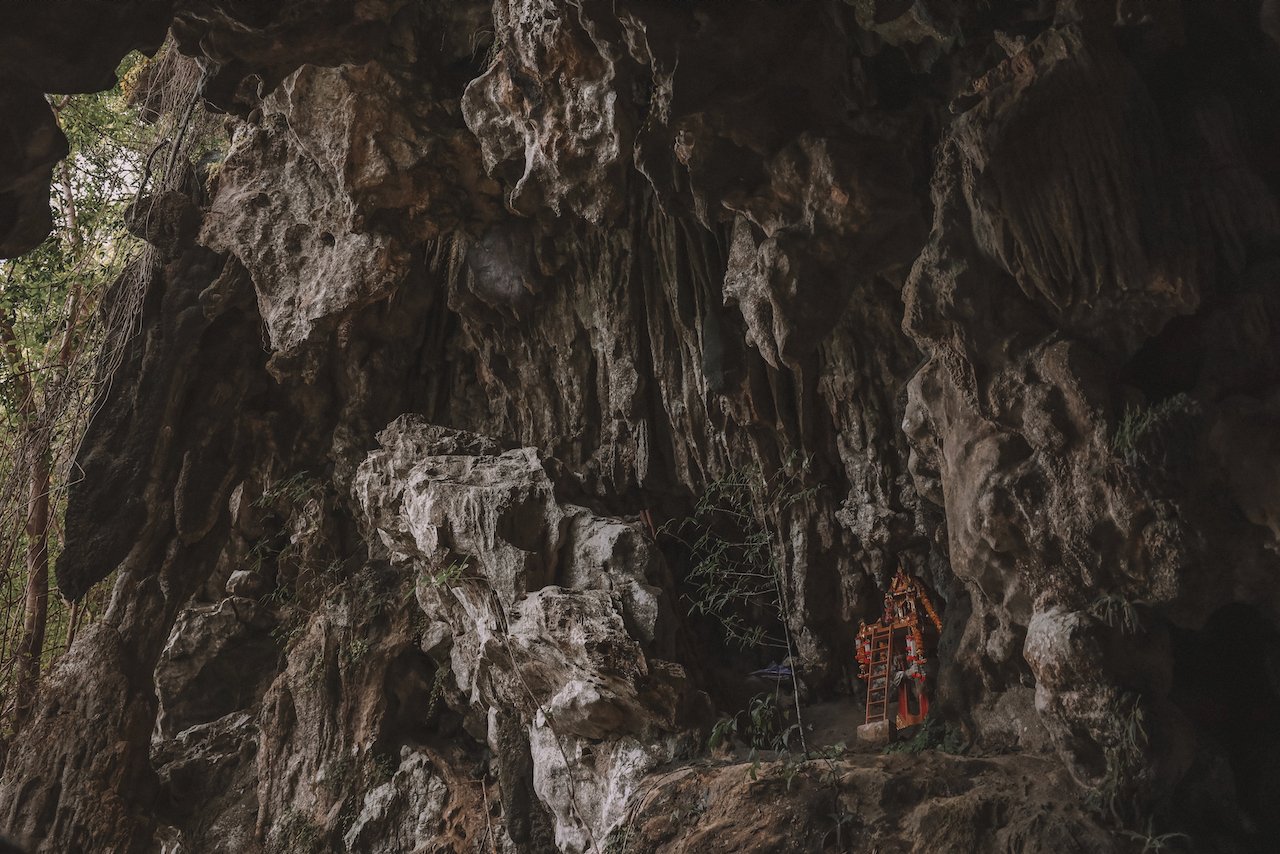 L'entrée de la grotte de corail - Parc national de Khao Sok - Thaïlande