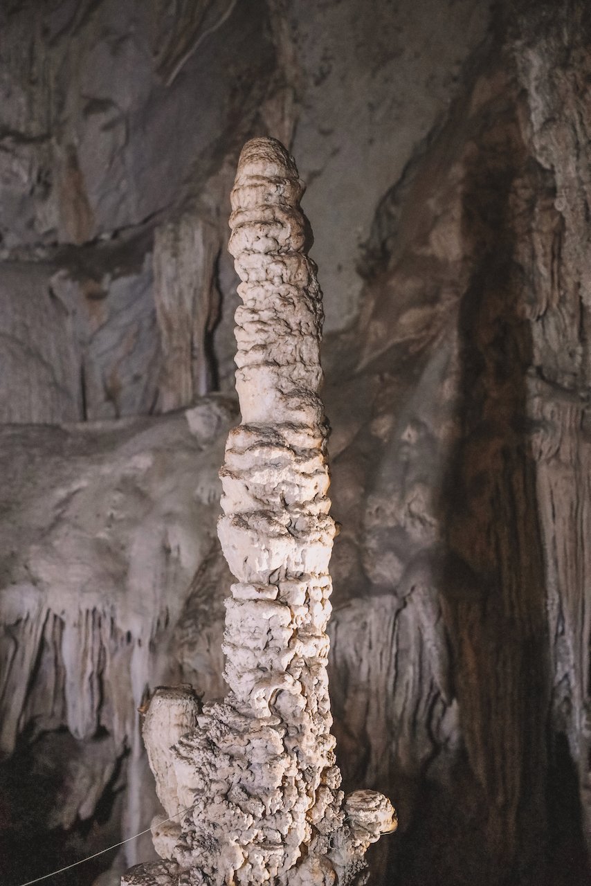 Stalagmite dans la Coral Cave - Parc national de Khao Sok - Thaïlande