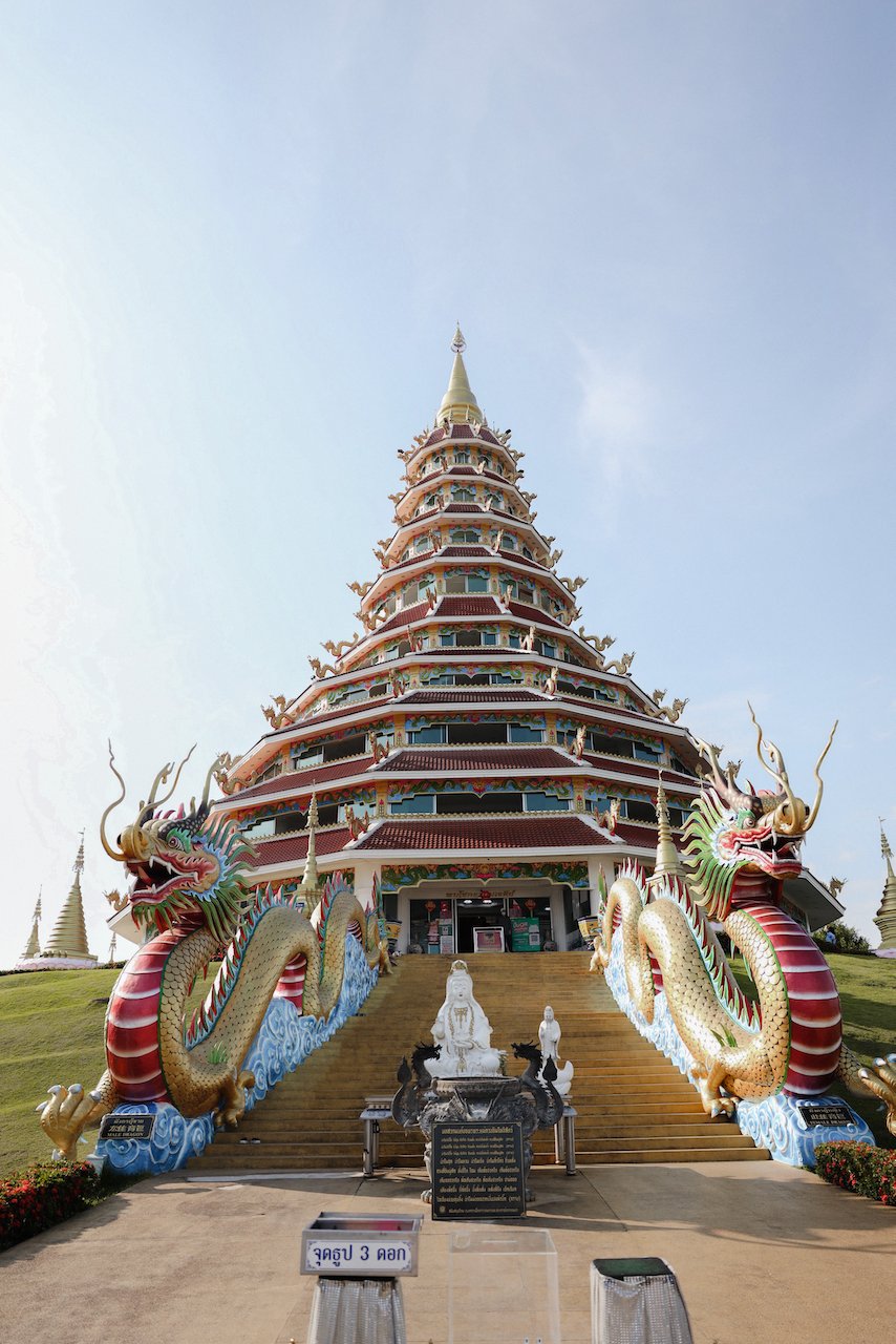 The pagoda and dragons - Big Buddha (Wat Huay Pla Kang) - Chiang Rai - Northern Thailand