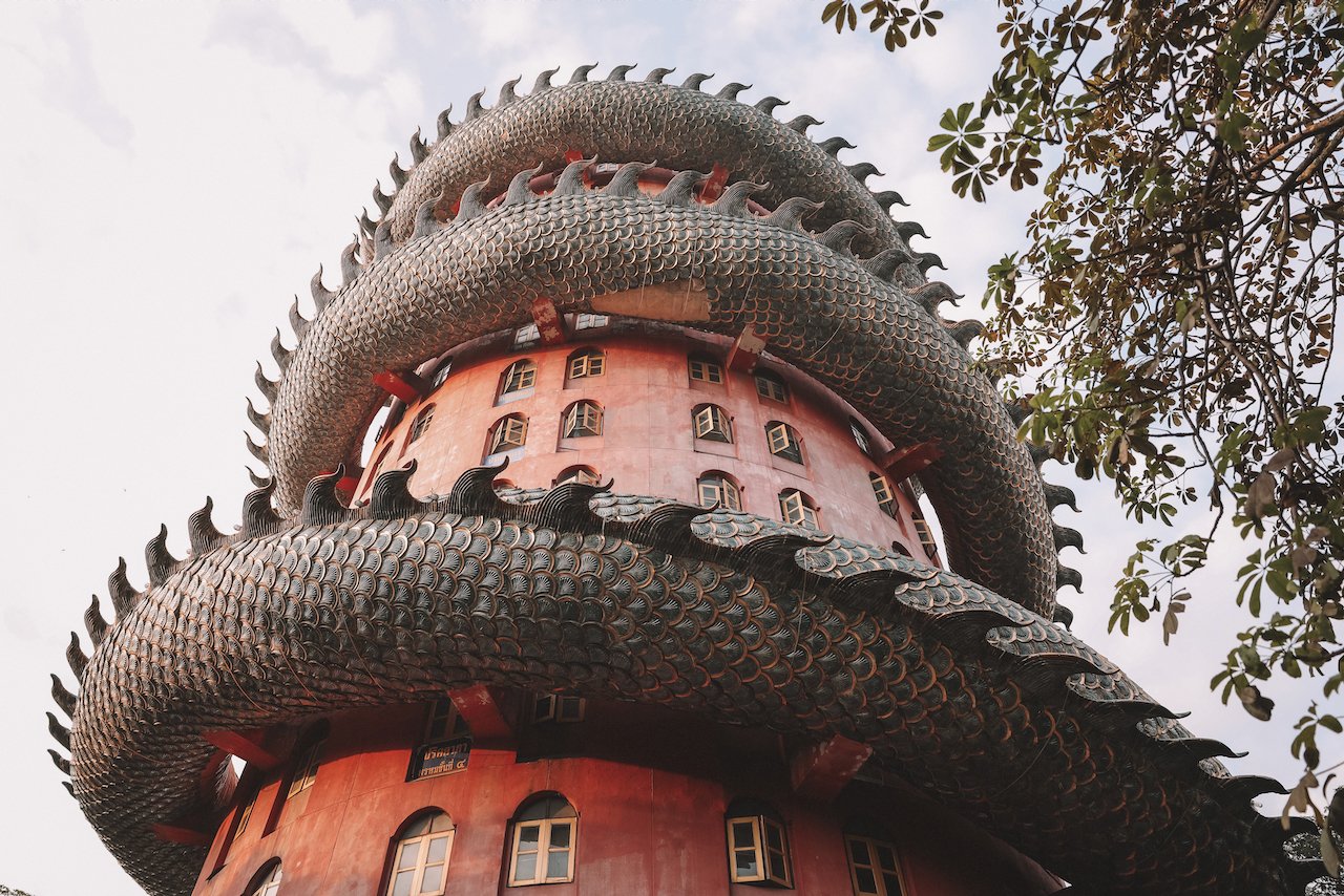 Vue d'en bas - Temple du Dragon - Bangkok - Thaïlande