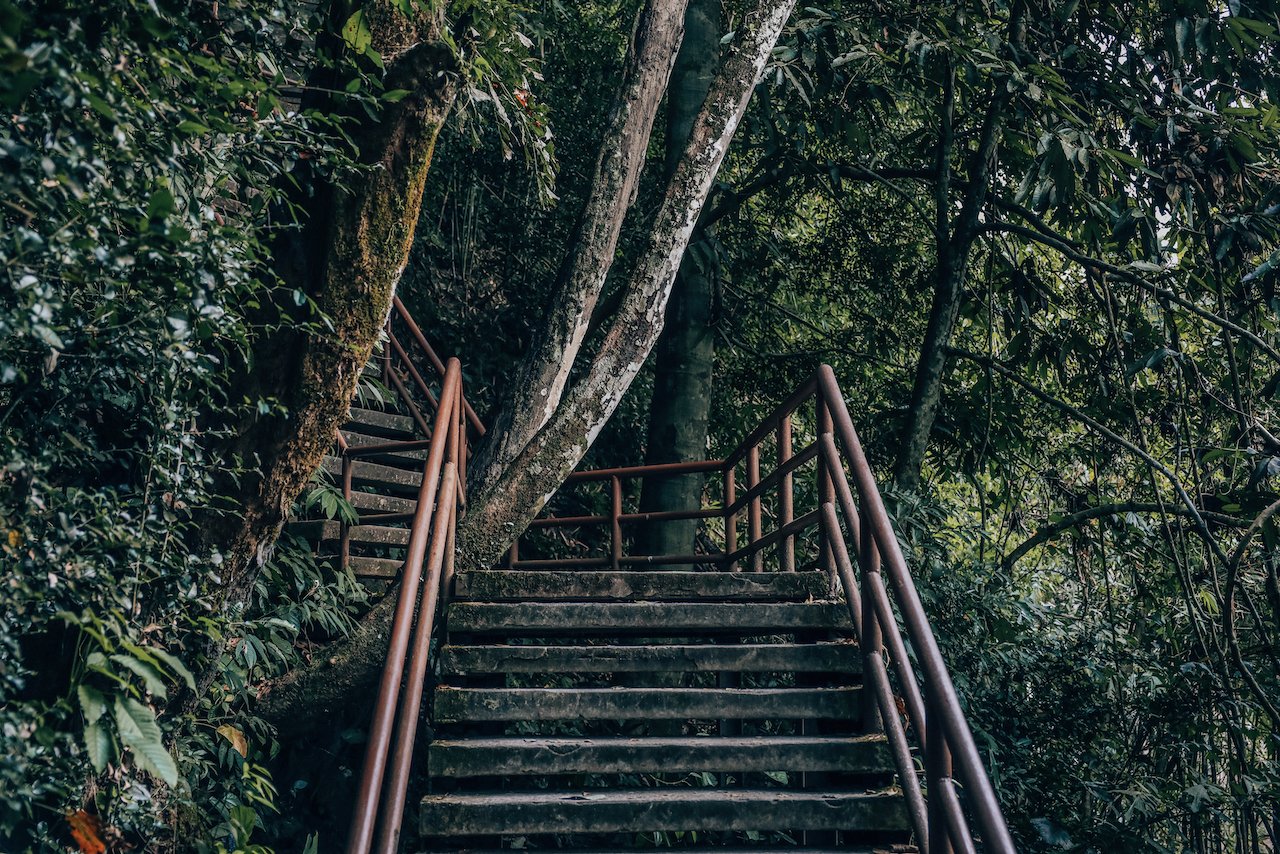 L'escalier menant à la cascade de Haew Narok - Parc national de Khao Yai - Thaïlande