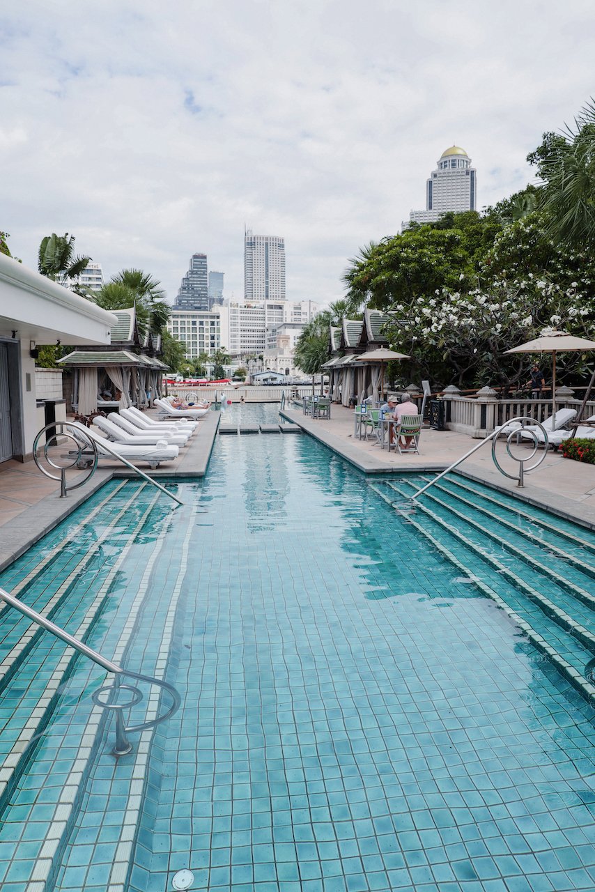 La magnifique piscine de l'hôtel Peninsula - Bangkok - Thaïlande