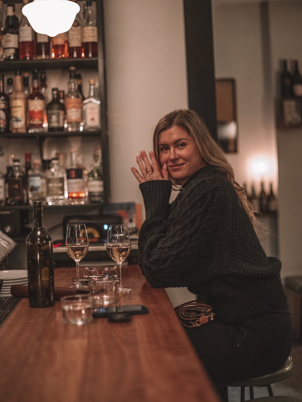 Dégustation d'un bon verre de vin au bar Rochford - Canberra - Territoire de la capitale australienne (ACT) - Australie