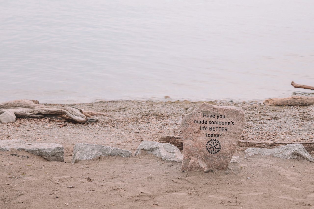 Rotary Club sign - Mississauga Beach - Niagara-On-The-Lake - Ontario - Canada