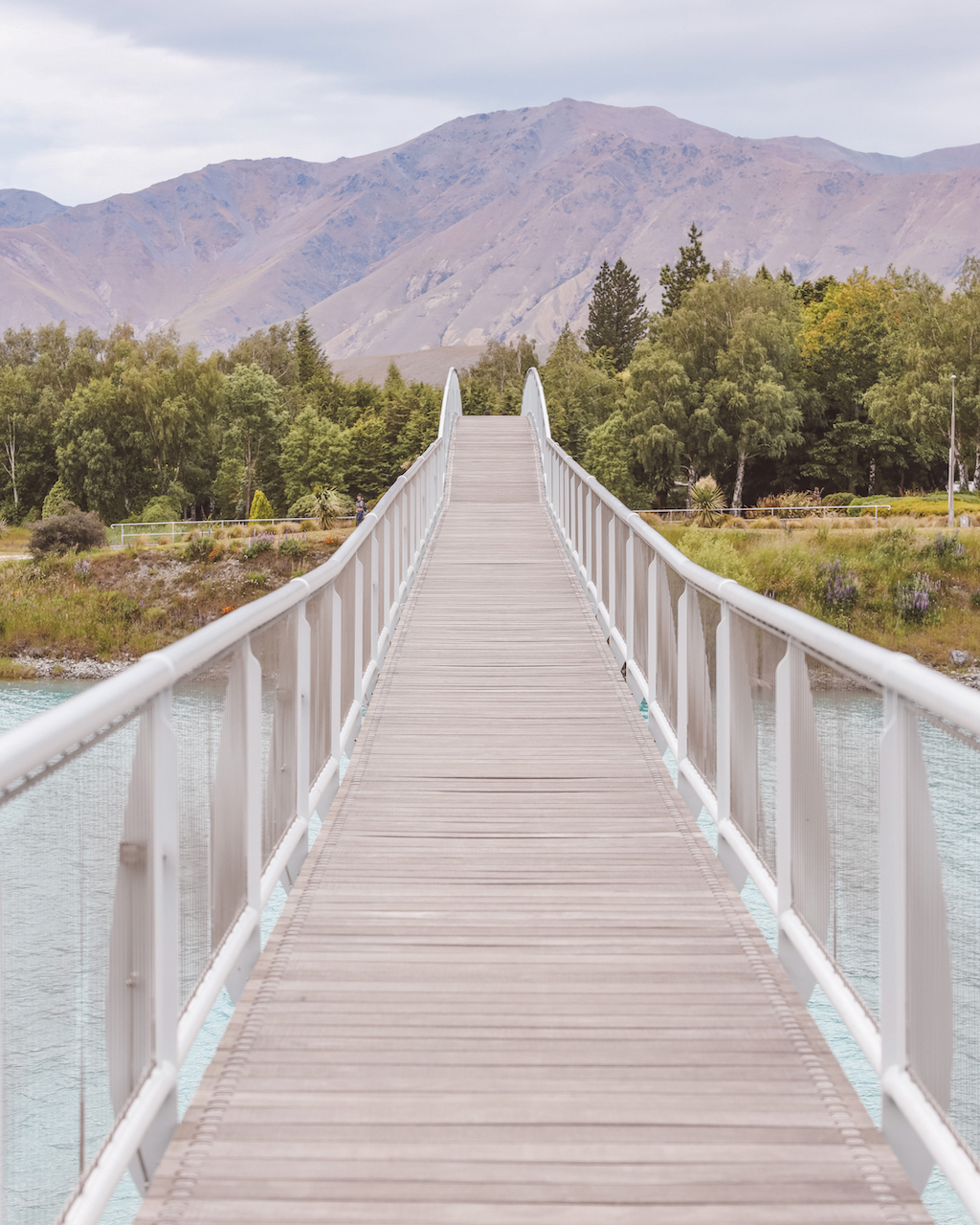 Le pont pédestre Maclaren - Lac Tekapo - Nouvelle-Zélande