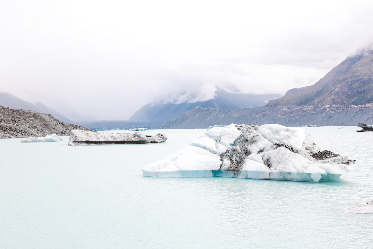 Stunning floating icebergs - Tasman Glacier - Mount Cook National Park (Aoraki) - New Zealand