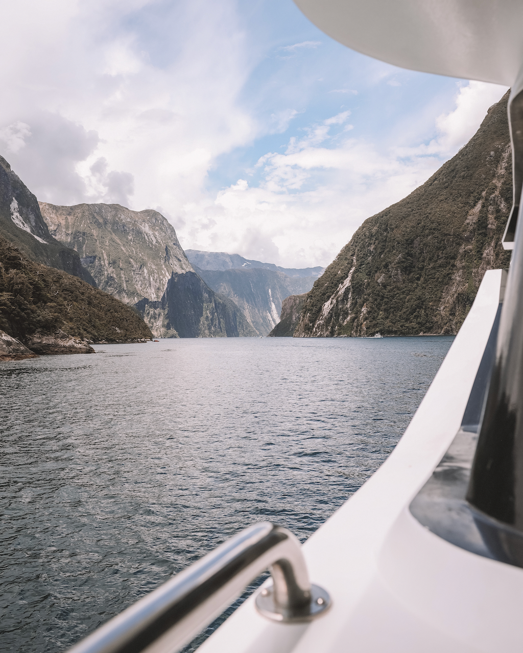 Le fjord vu de notre bateau - Milford Sound - Nouvelle-Zélande
