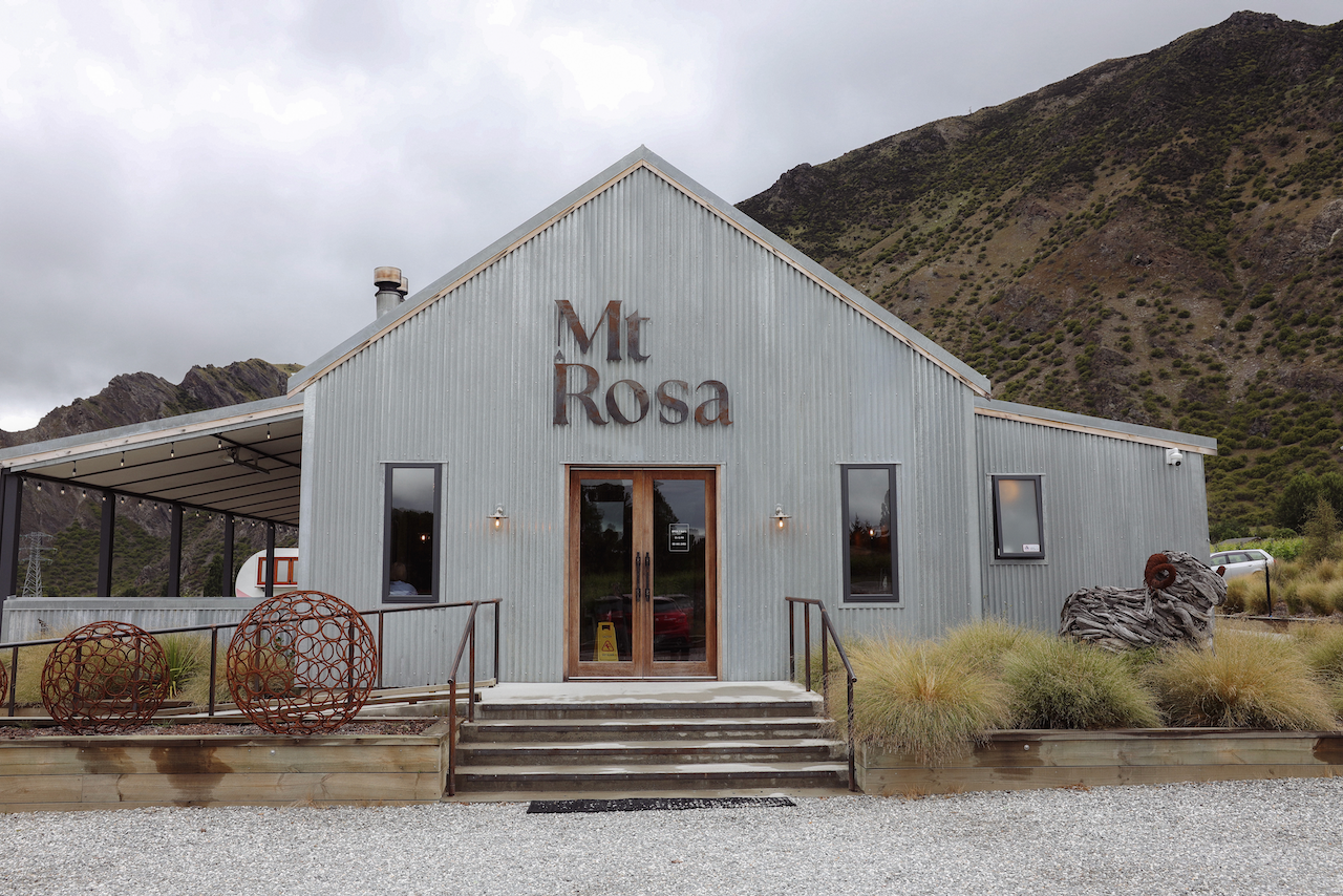 Cute winery of Mt Rosa - Gibbston - New Zealand