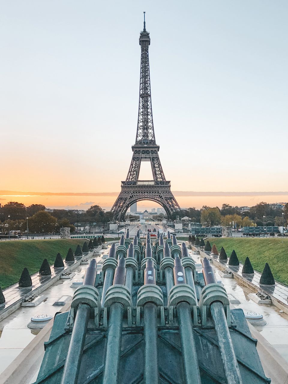 Canons pointing at the Eiffel Tower at sunrise - Paris - France