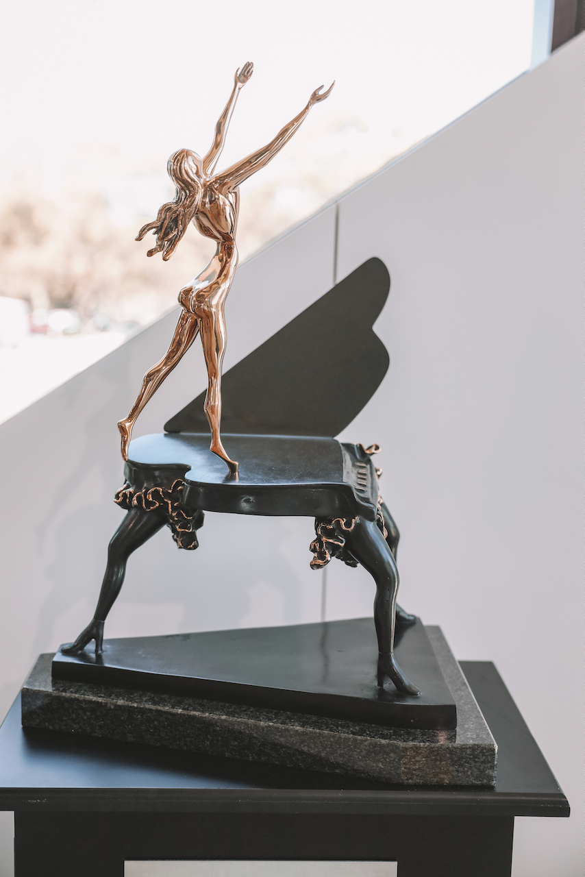 Naked woman on a piano statue - the d'Arenberg Cube - McLaren Vale - South Australia (SA) - Australia