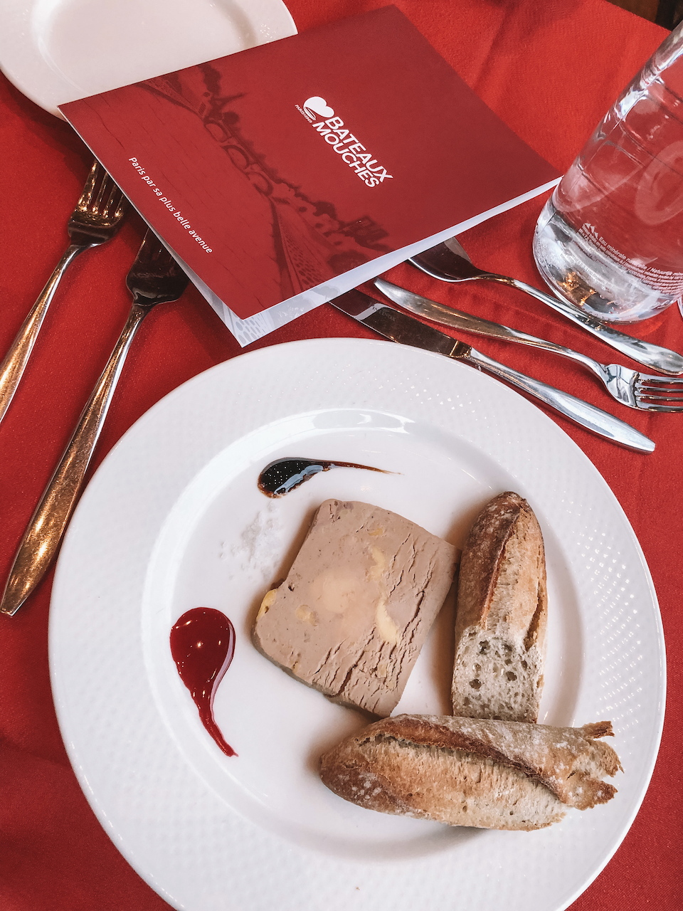 Foie gras en entrée avec les Bateaux-Mouches - Paris - France