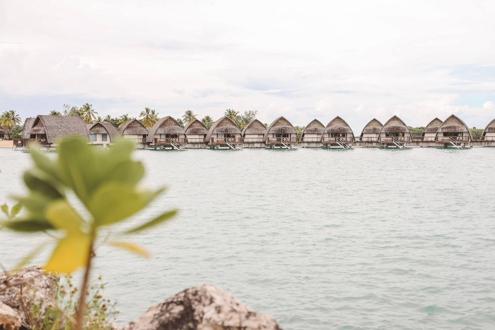 The water bungalows of the Marriott Hotel in Momi Bay - Nadi - Viti Levu Island - Fiji