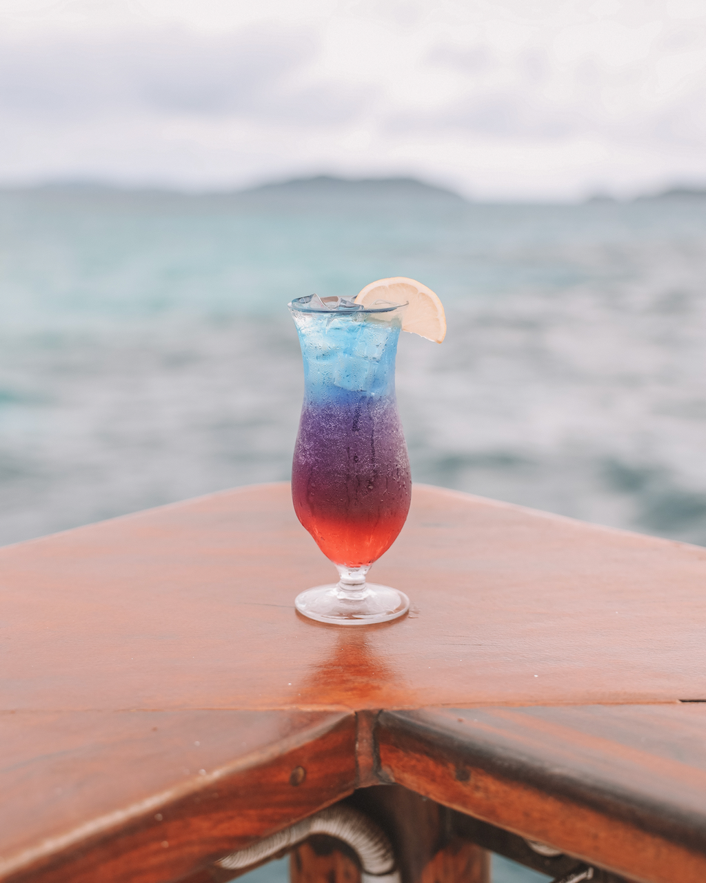 Purple rain cocktail à Cloud 9 - Mamanucas - Îles Fidji