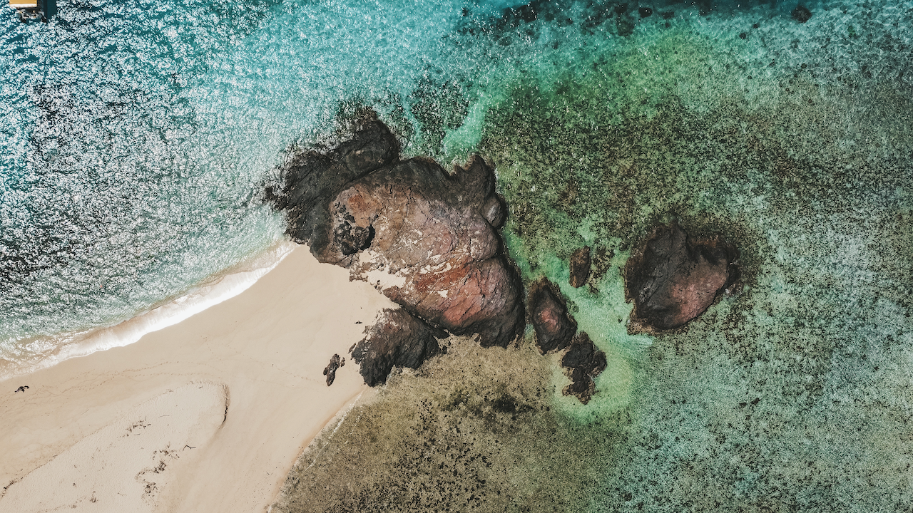 Vue aérienne de l'île de Castaway - Mamanucas - Îles Fidji