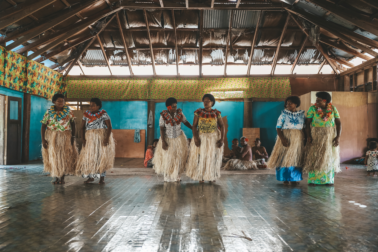 Spectacle de danse traditionnelle - Blue Lagoon Beach Resort - Île de Nacula - Îles Yasawa - Îles Fidji