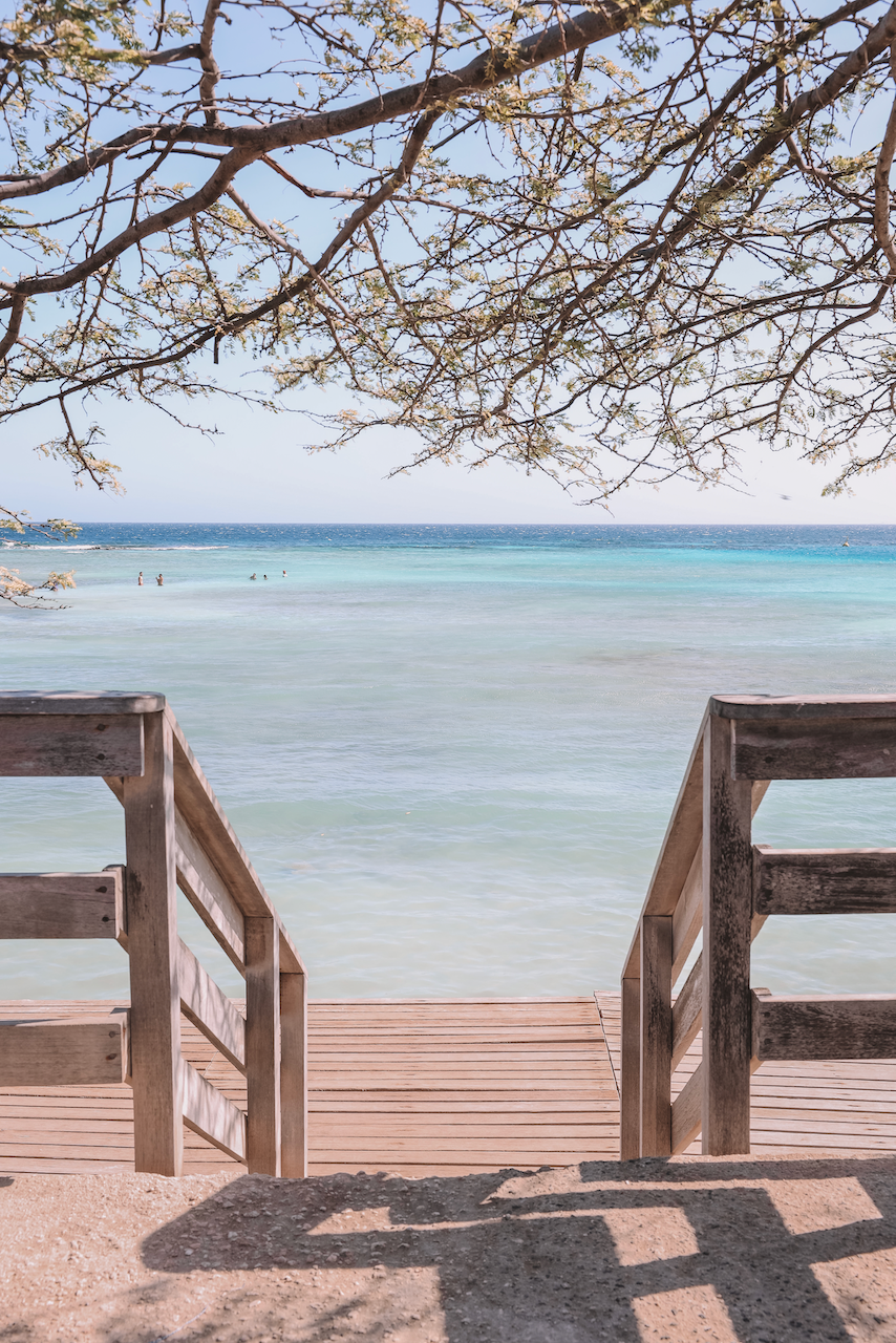 Escalier menant à la plage de Mangel Halto - Aruba - Îles ABC - Caraïbes