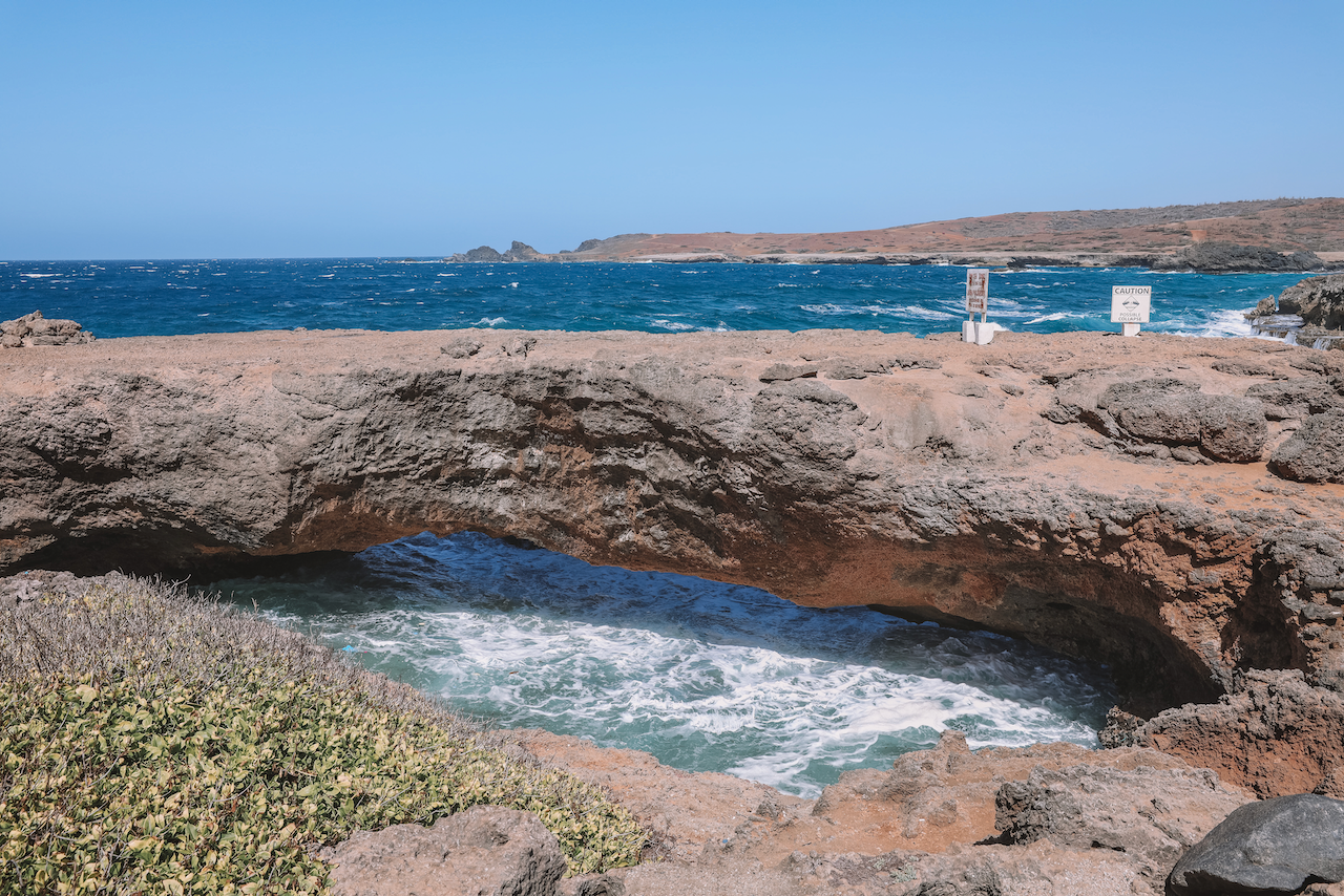 L'arche dans la roche du Natural Bridge - Aruba - Îles ABC - Caraïbes