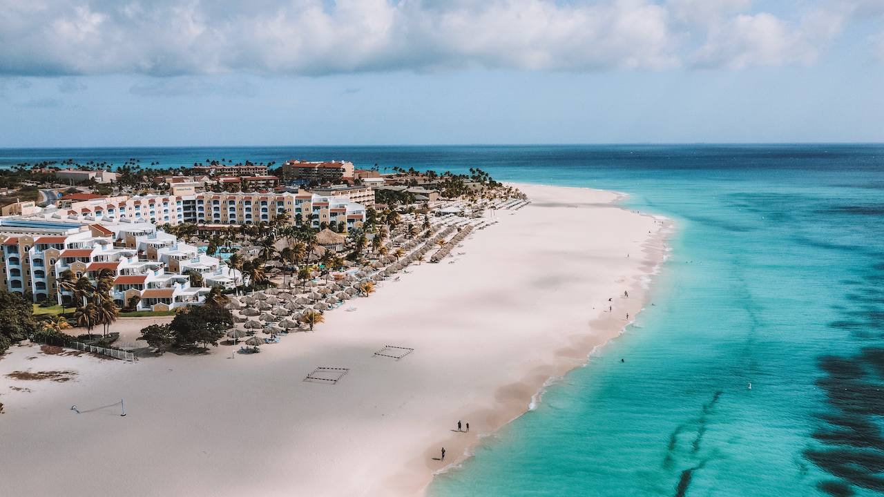 Turquoise water of Eagle Beach captured by drone - Aruba - ABC Islands