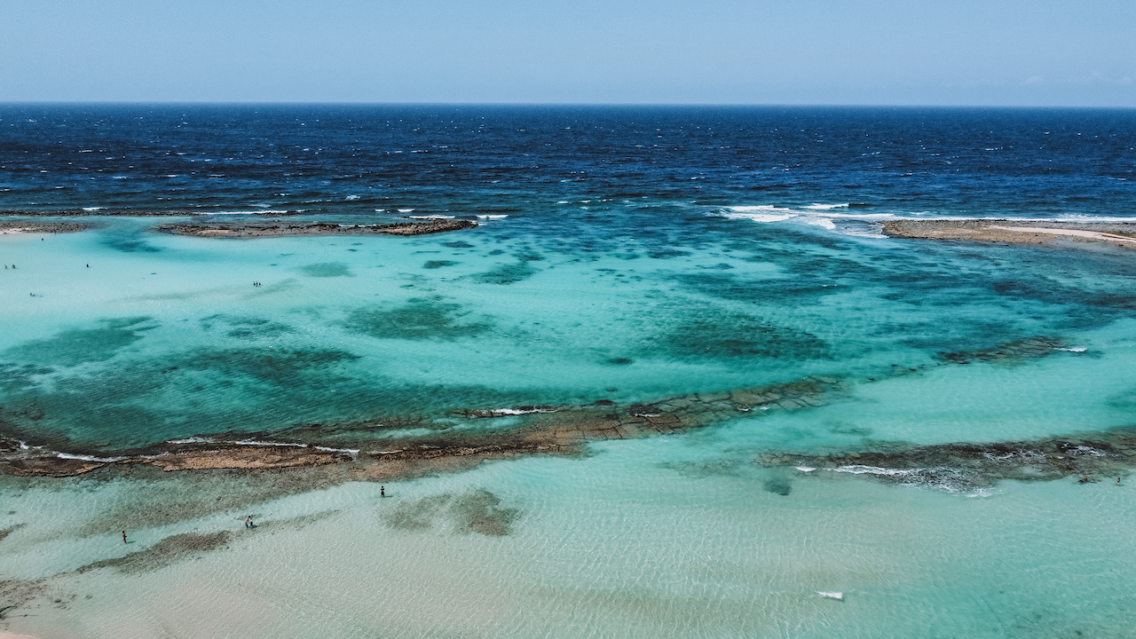 Baby Beach vue par drone - Aruba - Îles ABC - Caraïbes