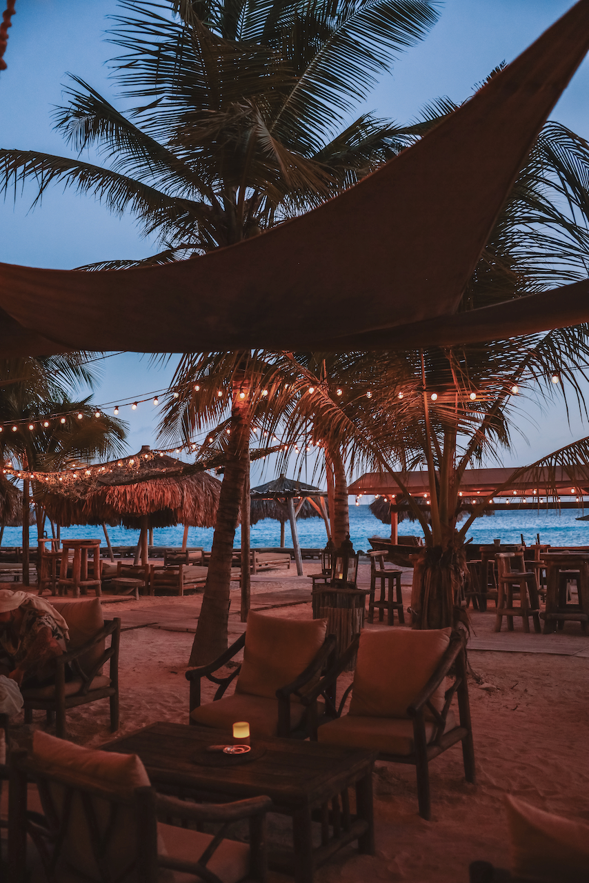 Derniers rayons de soleil à l'Ocean Oasis Beach Club - Bonaire - Îles ABC - Caraïbes