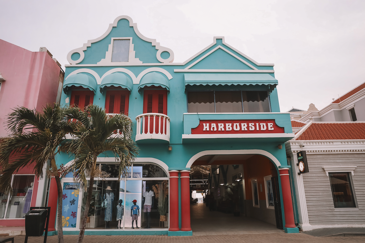 Les immeubles colorés de Kralendijk - Bonaire - Îles ABC - Caraïbes