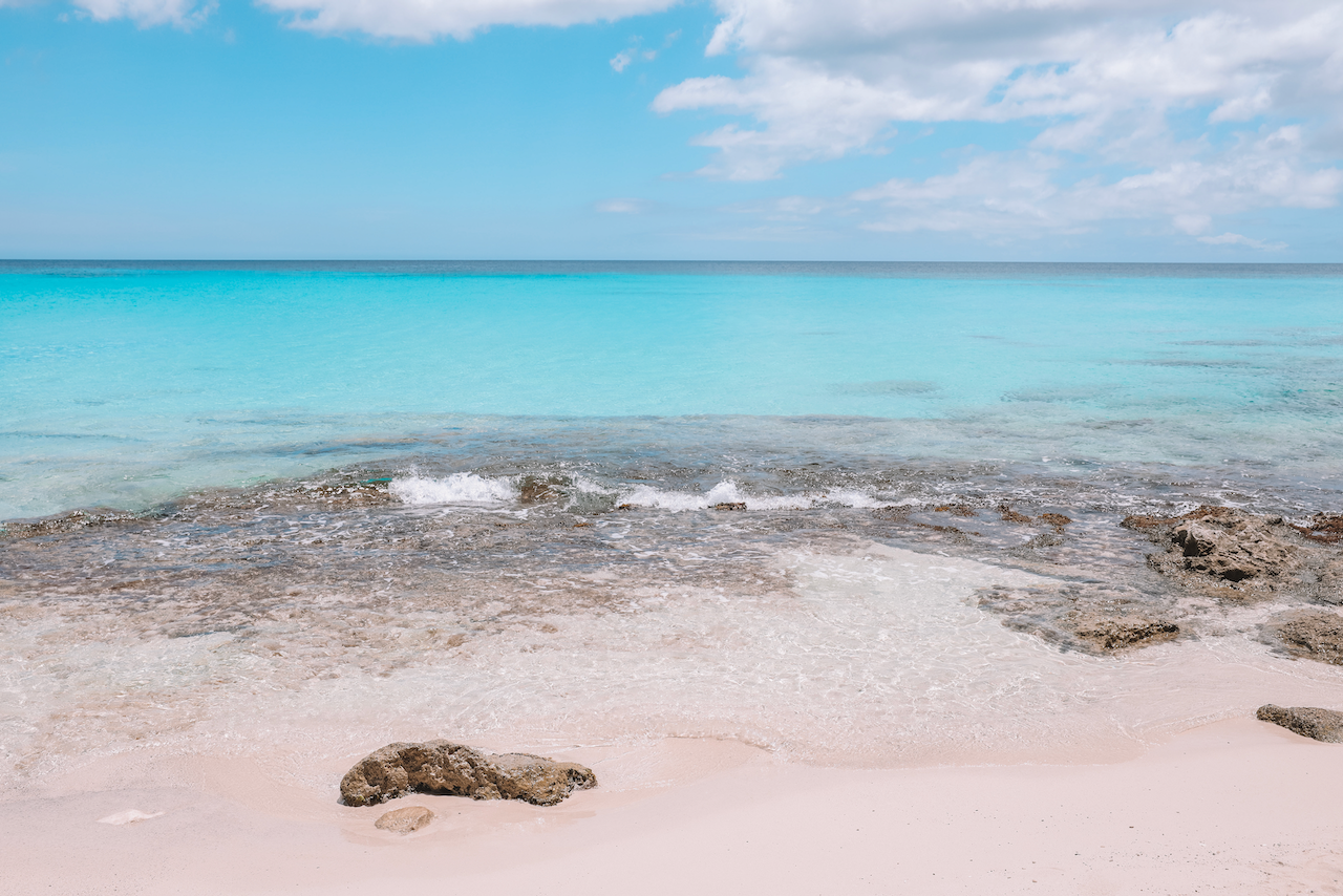 L'eau paradisiaque turquoise de Kleine Knip - Curaçao - Îles ABC - Caraïbes
