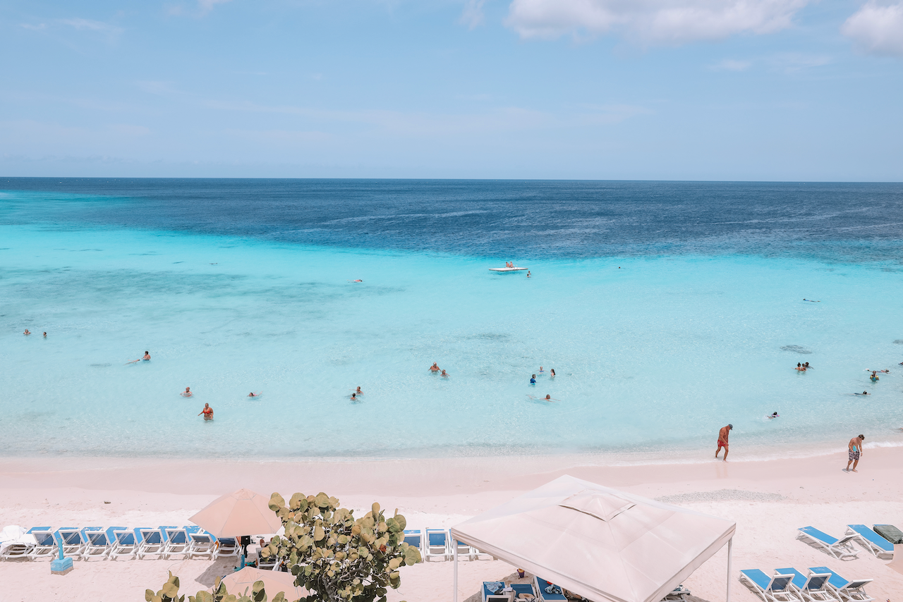 Les eaux des caraïbes de Playa Porto Marie - Curaçao - Îles ABC - Caraïbes