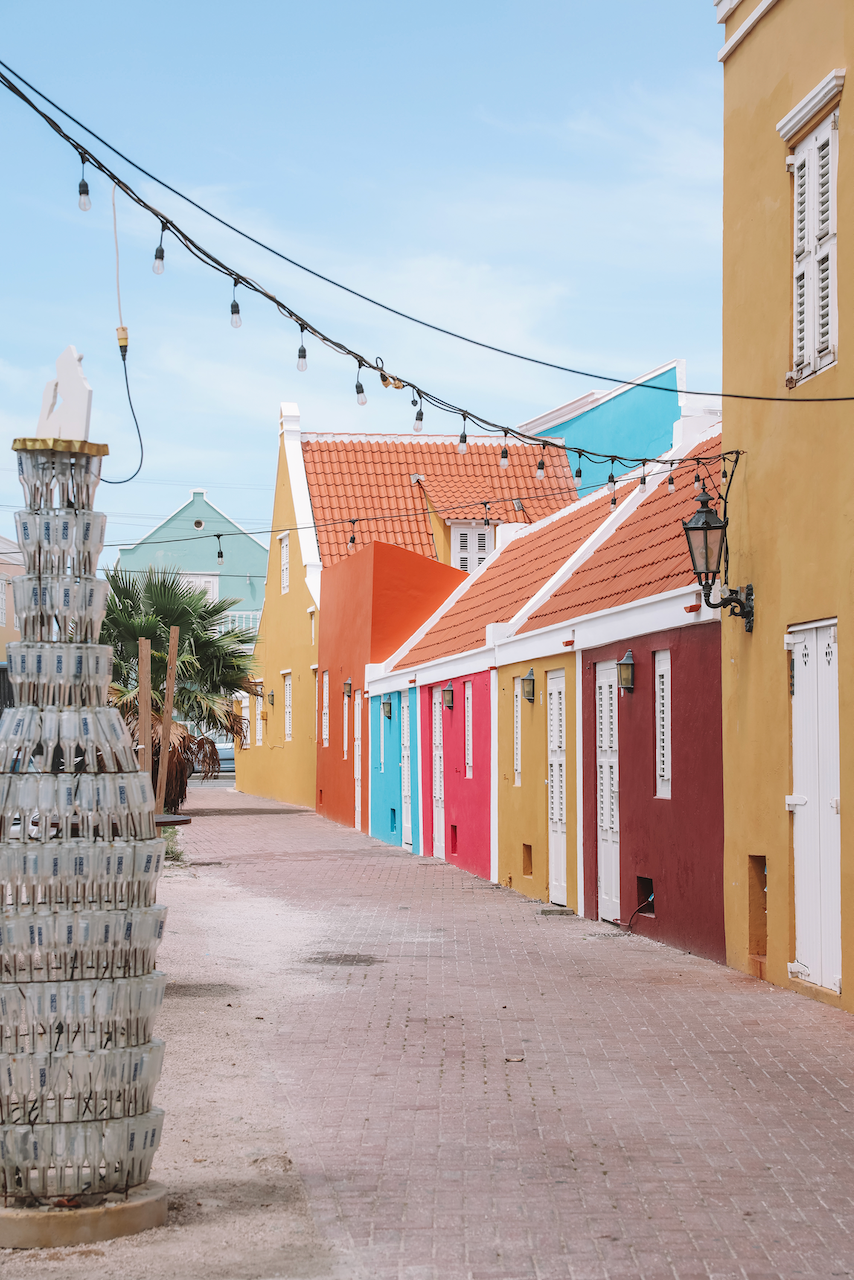 Colourful quiet street in the city - Willemstad - Curaçao - ABC Islands