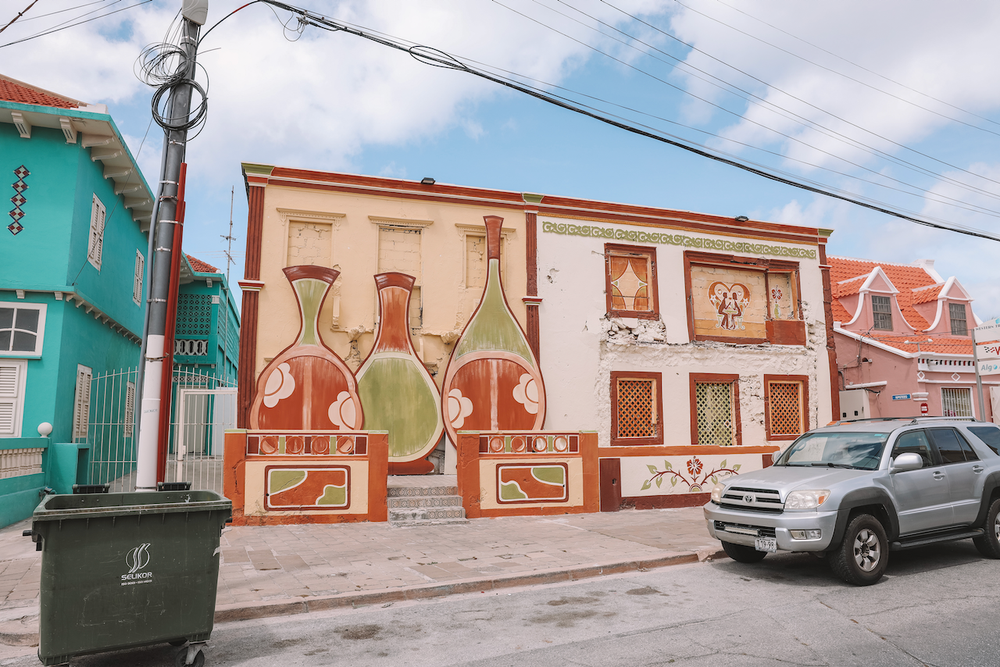 Old building with bottles graffiti - Willemstad - Curaçao - ABC Islands