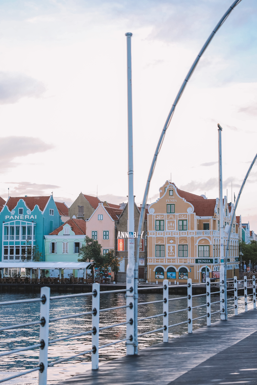 De bon matin sur le pont - Willemstad - Curaçao - Îles ABC - Caraïbes