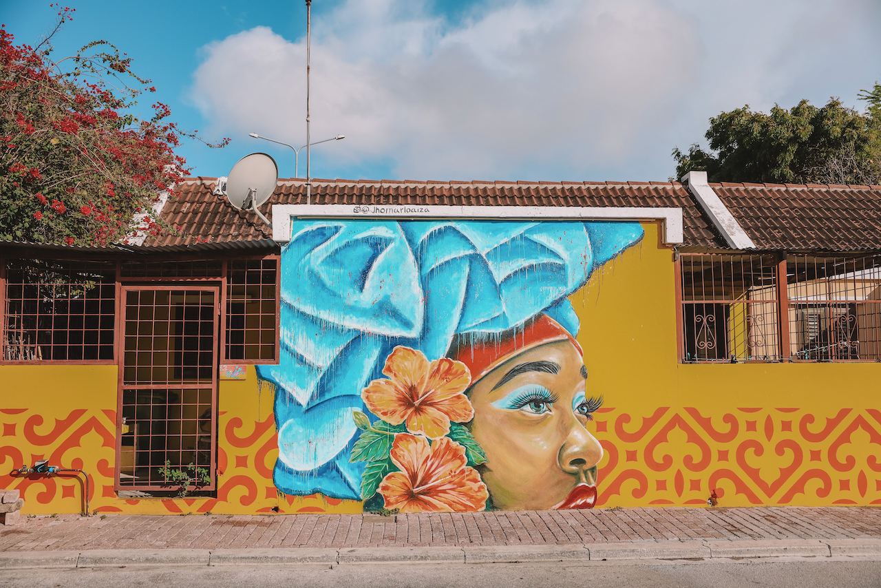 Black woman with hibiscus graffiti - Willemstad - Curaçao - ABC Islands