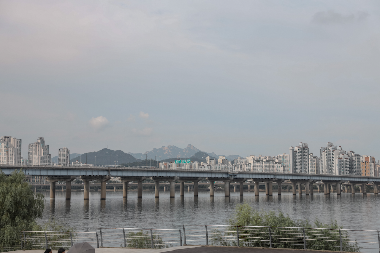 Le park de Yeouido Hangang et le pont Mapo - Séoul - Corée du Sud